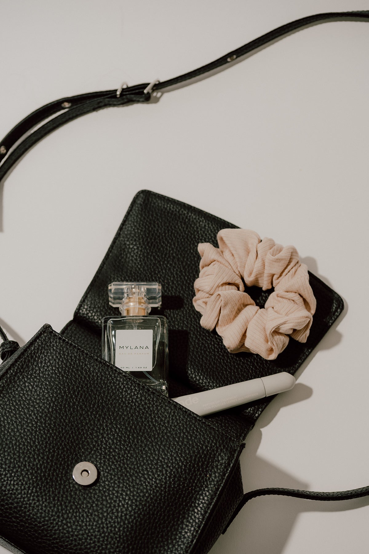 The Soft Ribbed Scrunchie - ElleaShop