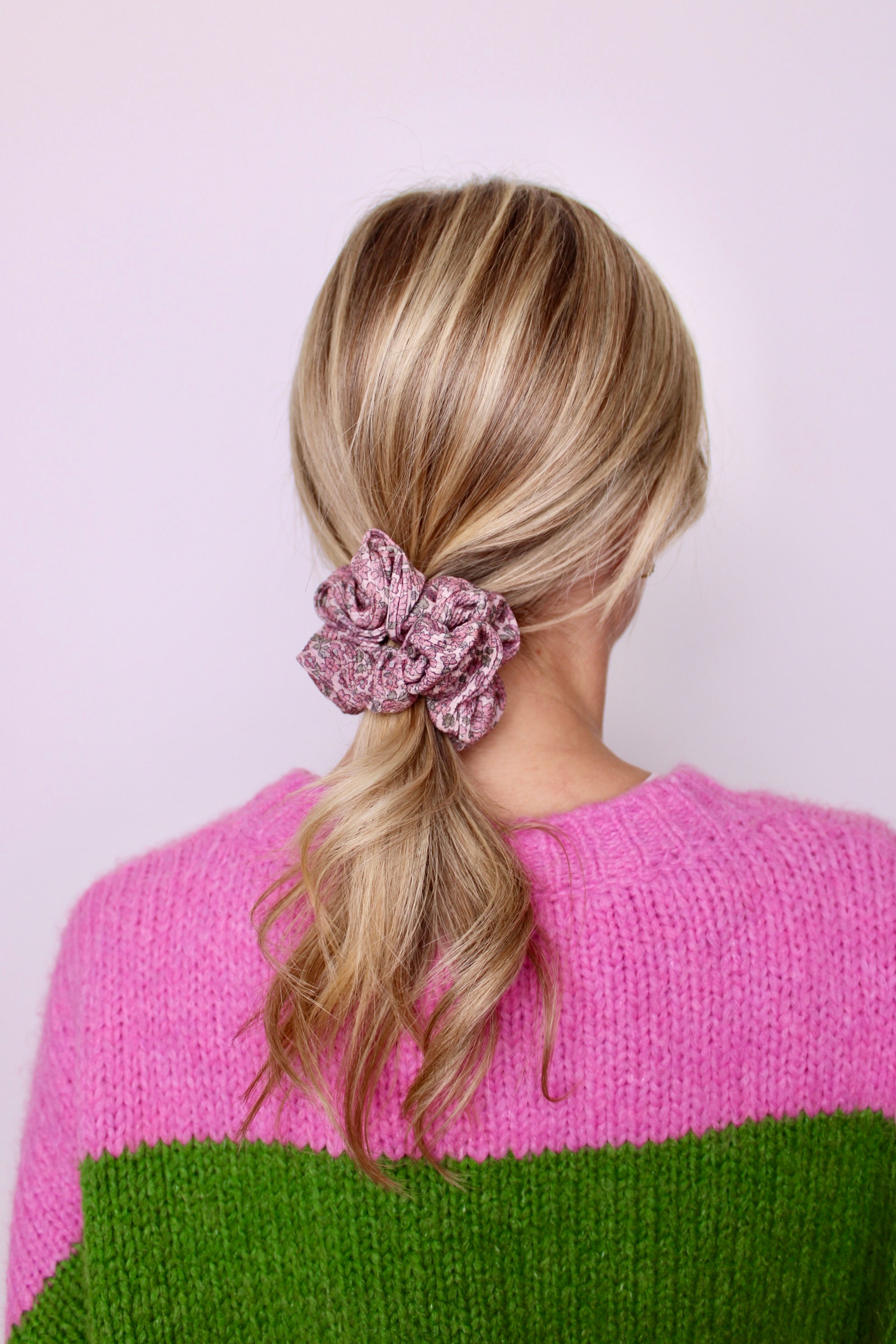 Flowering Vine Ribbed Scrunchie - ElleaShop