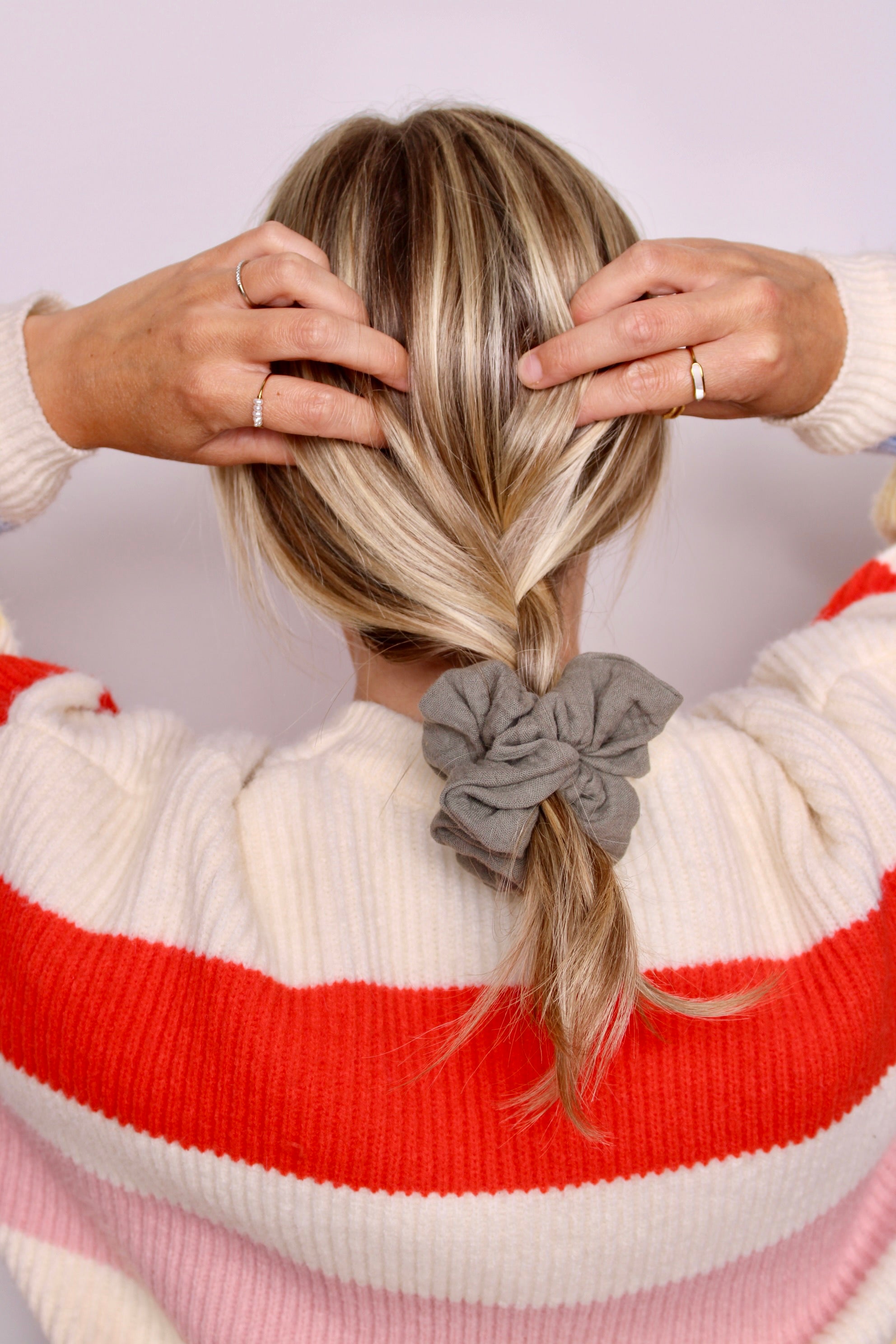 Moss Muslin Scrunchie - ElleaShop