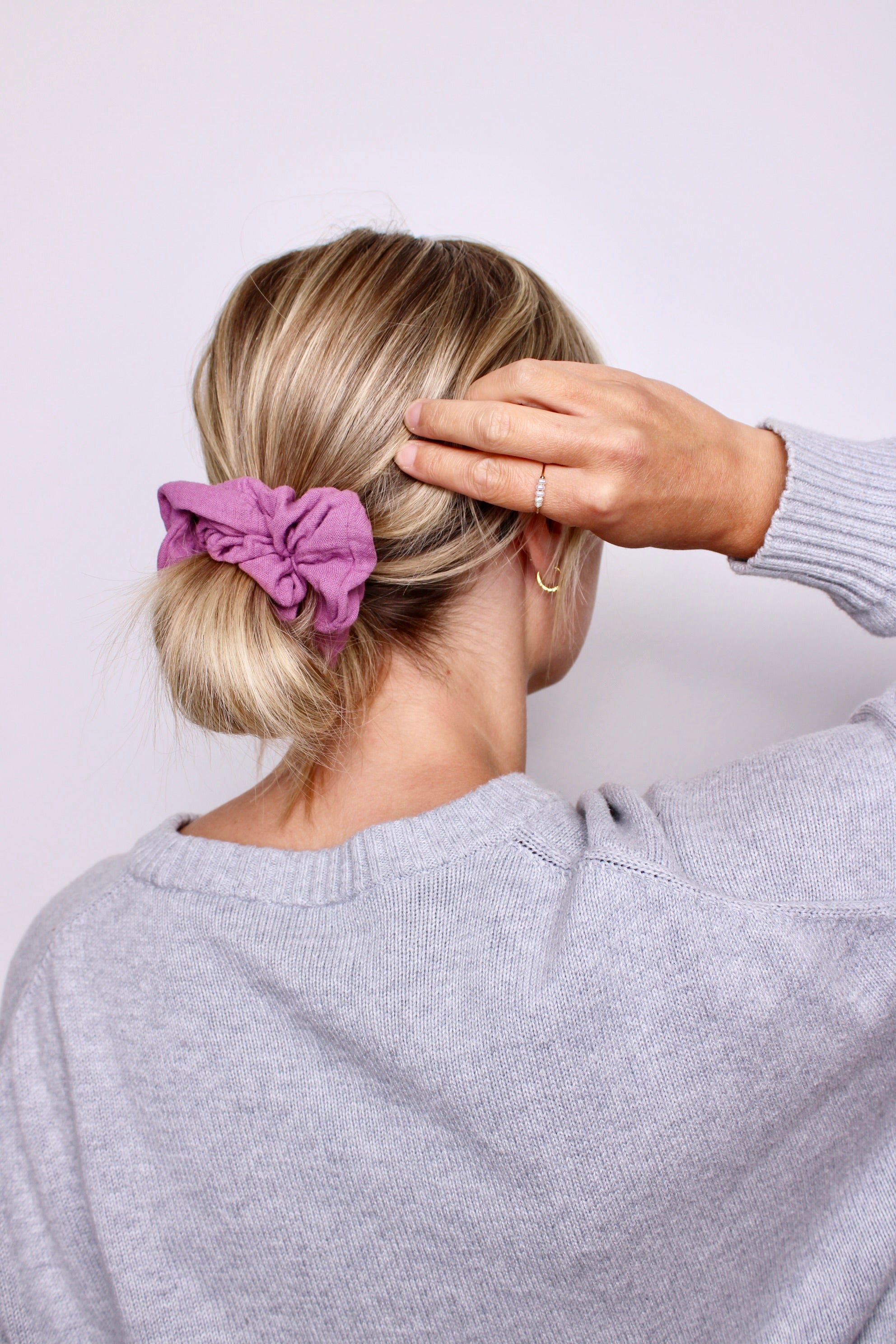 Raspberry Muslin Scrunchie - ElleaShop
