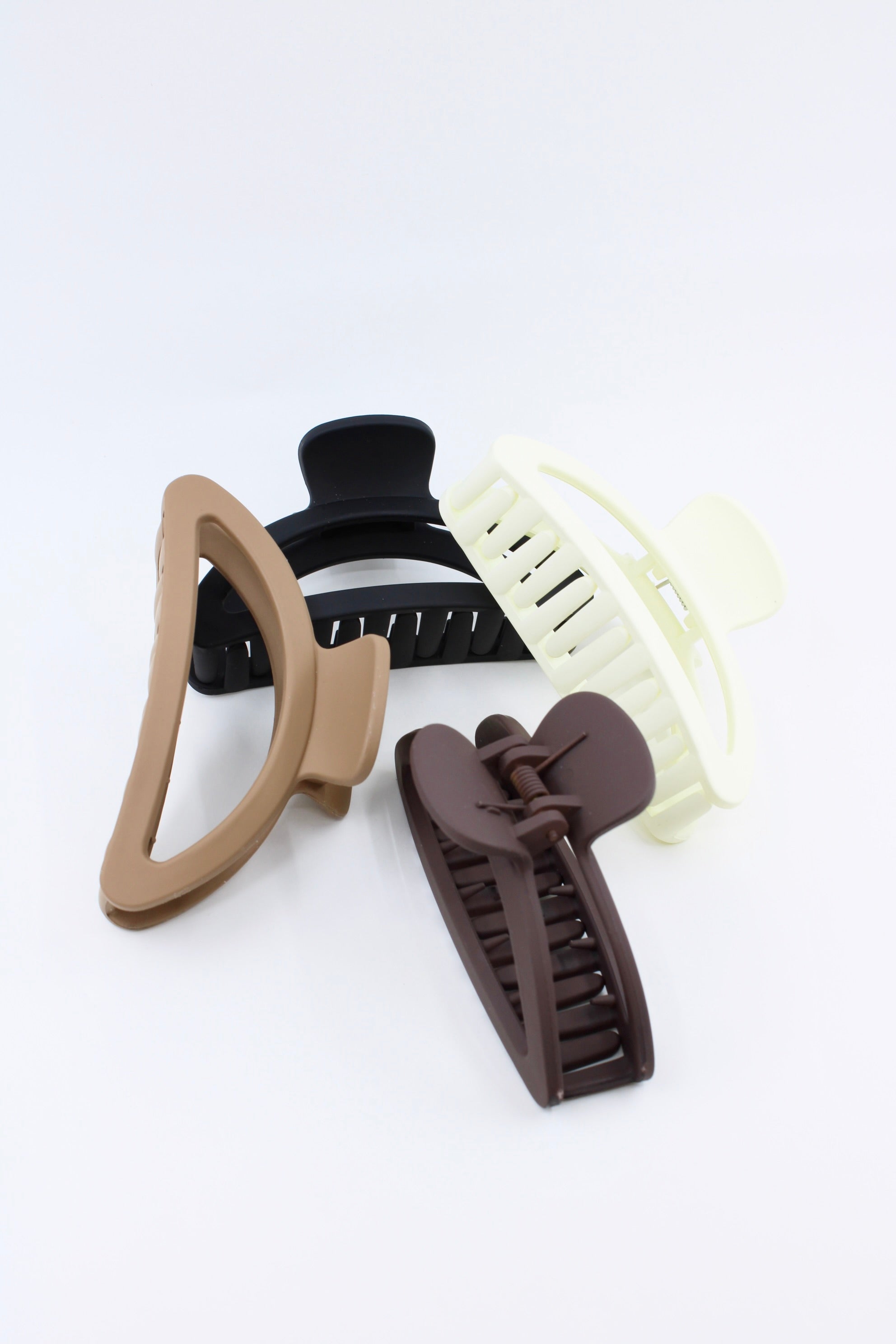 The Crescent Claw Clip - ElleaShop