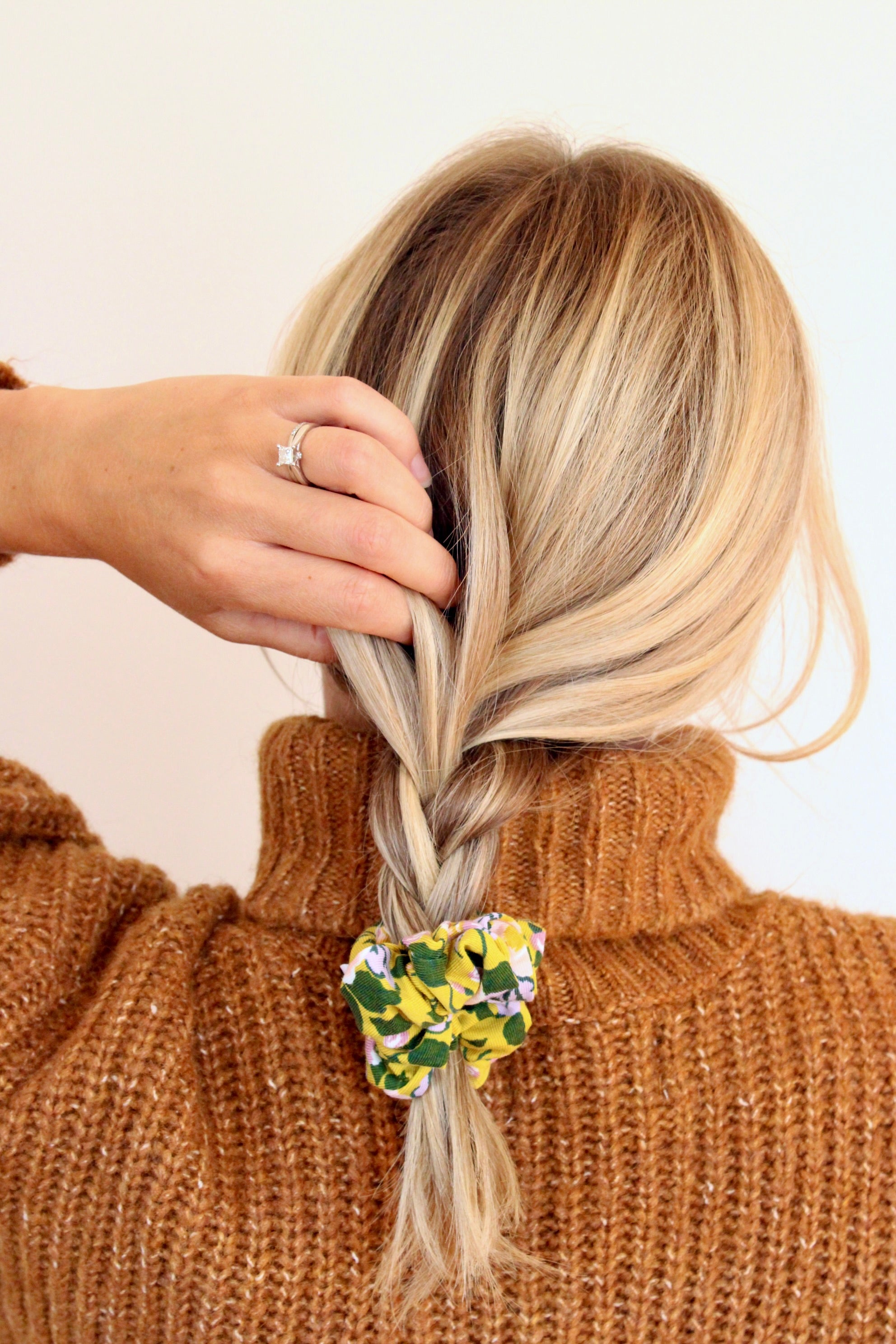 Dijon Floral Scrunchie - ElleaShop