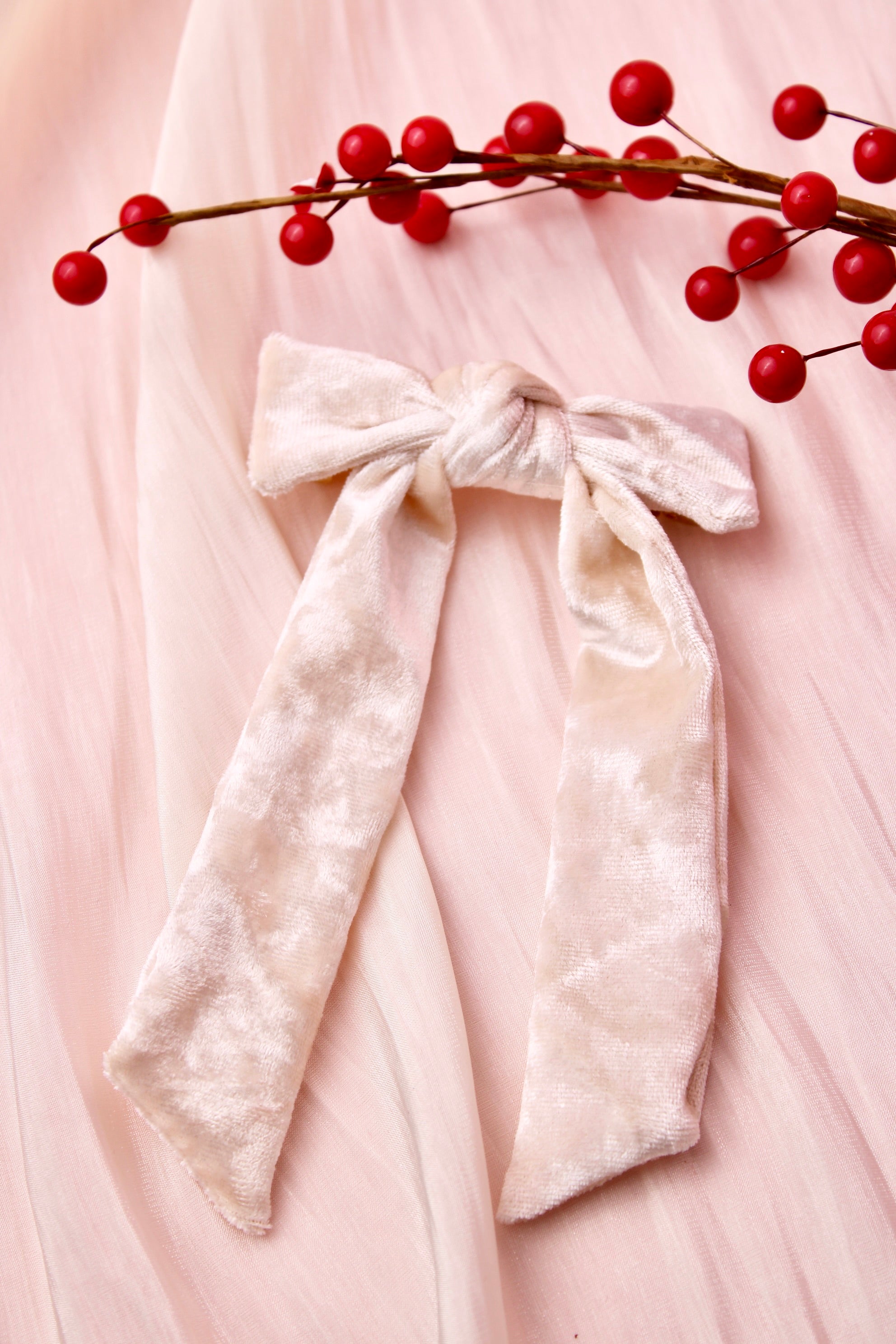 Ivory Velvet Tail Bow Clip - ElleaShop