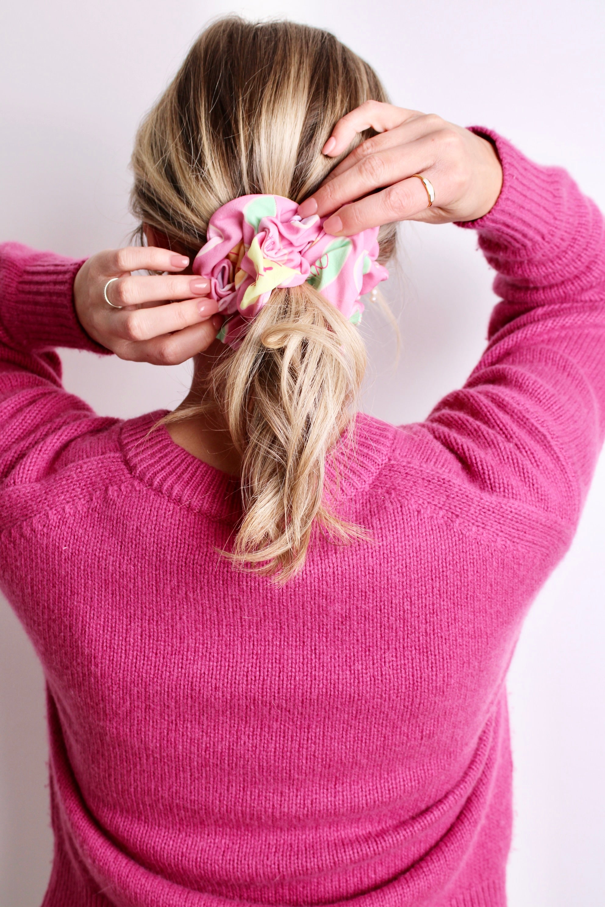 Conversation Hearts Scrunchie - ElleaShop