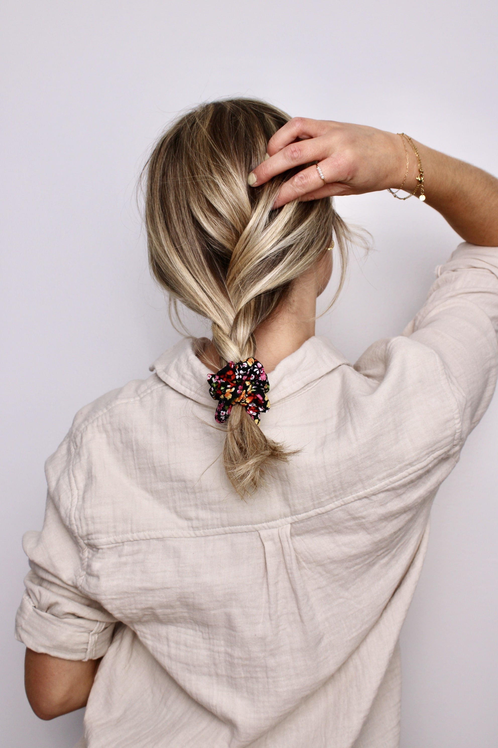 Black Floral Ribbed Scrunchie - ElleaShop