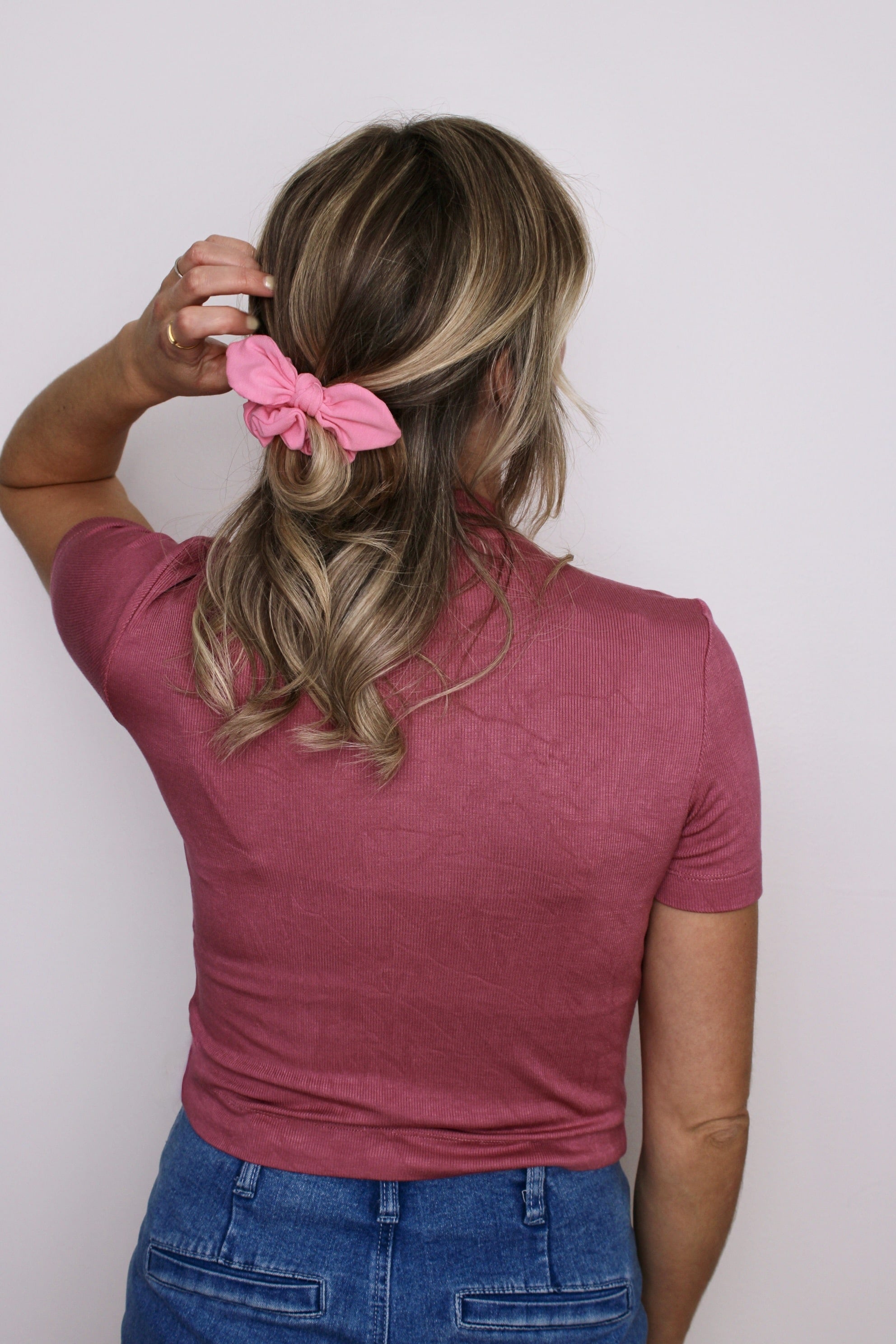 Flamingo Bow Scrunchie - ElleaShop
