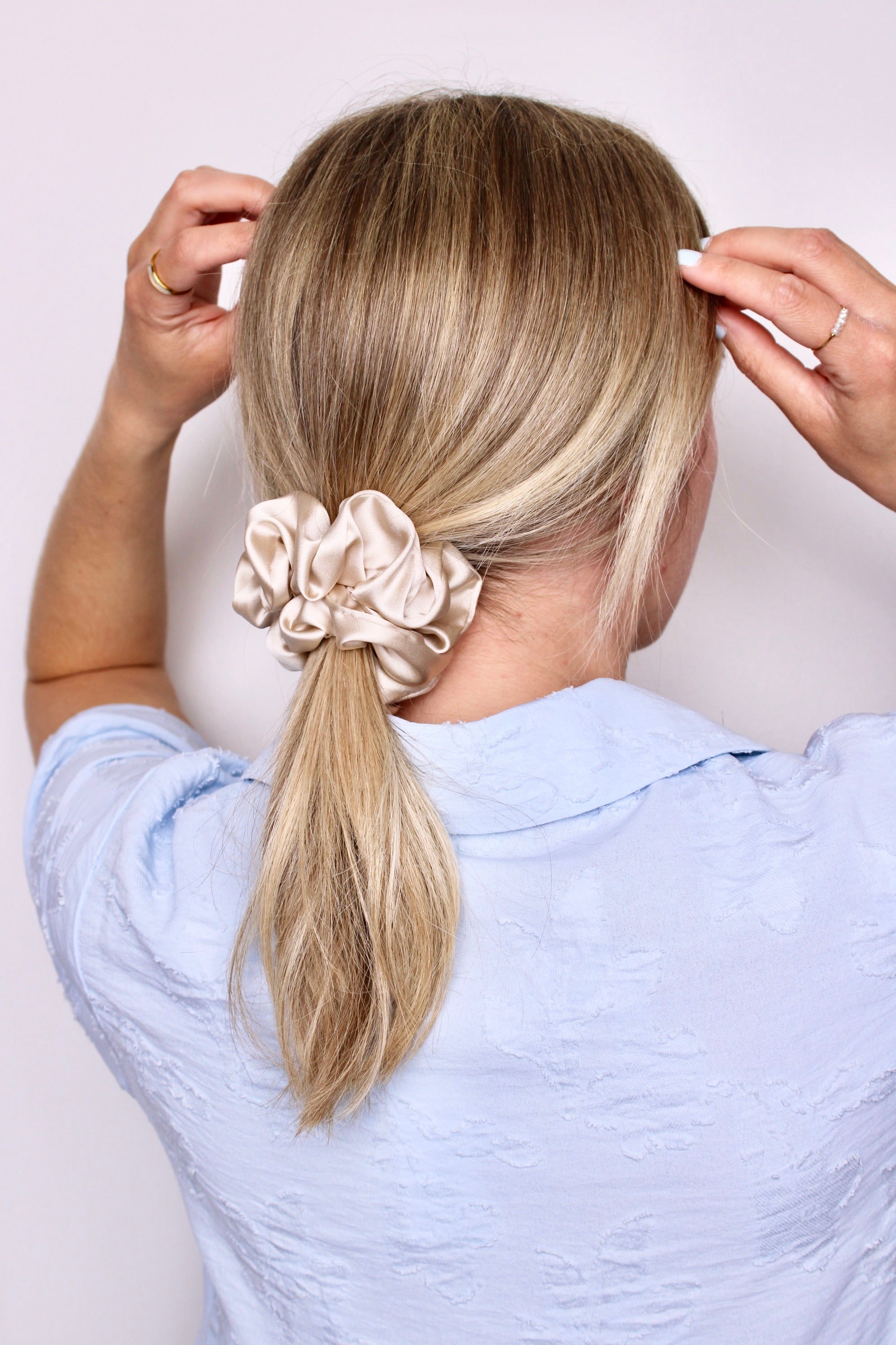 Oatmilk Mulberry Silk Scrunchie - ElleaShop