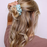 Blue Daisies Scrunchie - ElleaShop