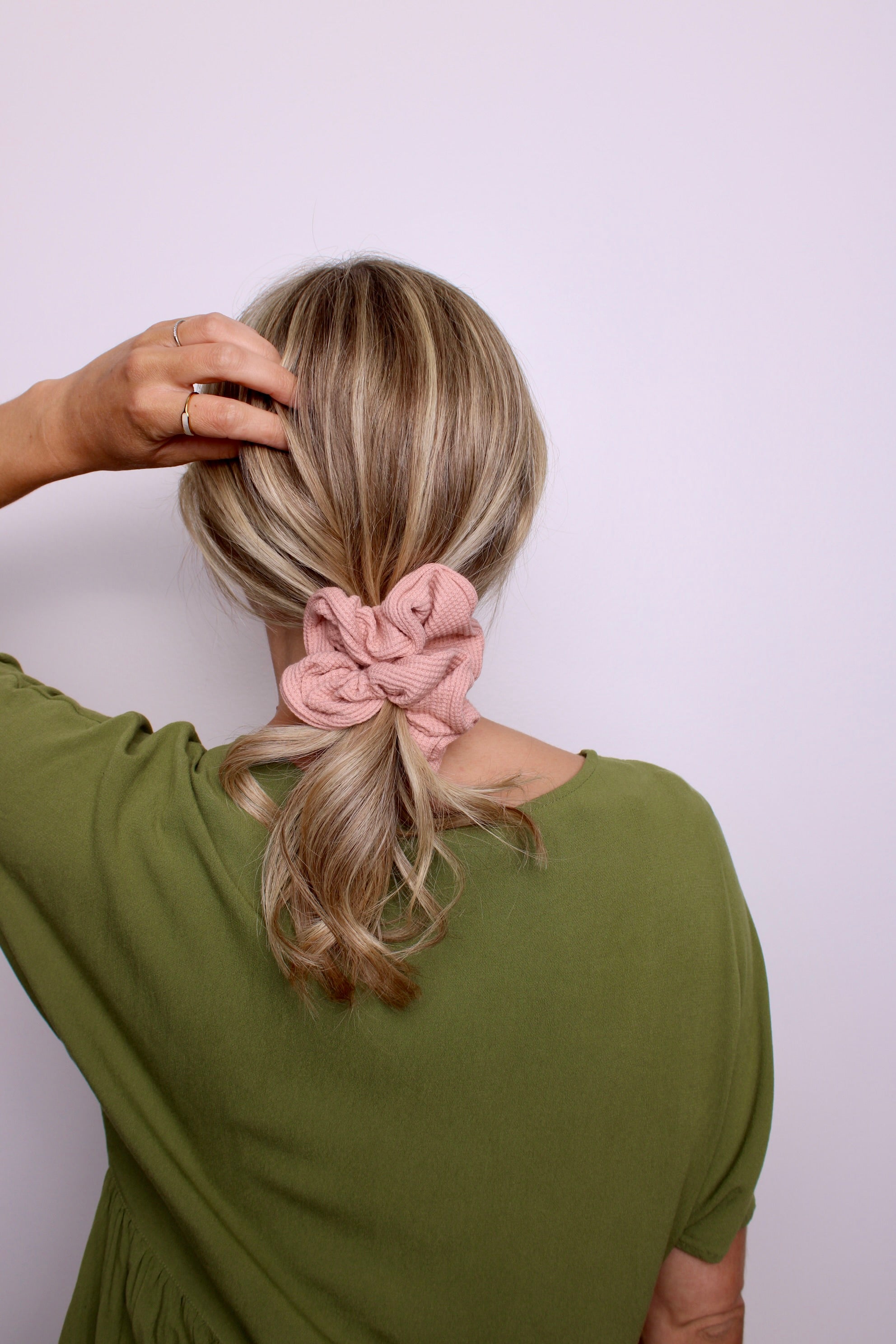 Peach Waffle Scrunchie - ElleaShop