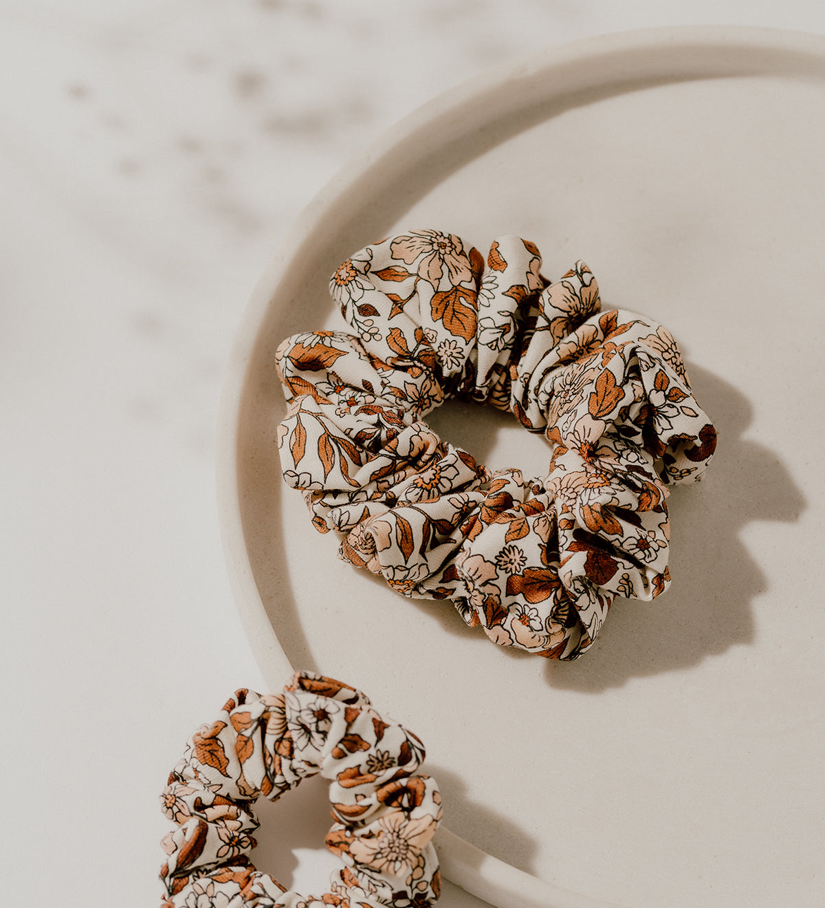 Cacao Floral Scrunchie - ElleaShop