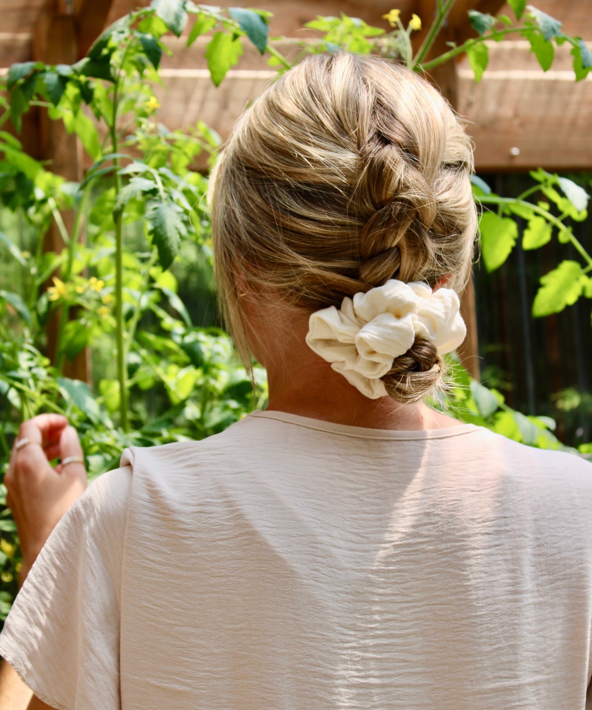 Cream Muslin Scrunchie - ElleaShop