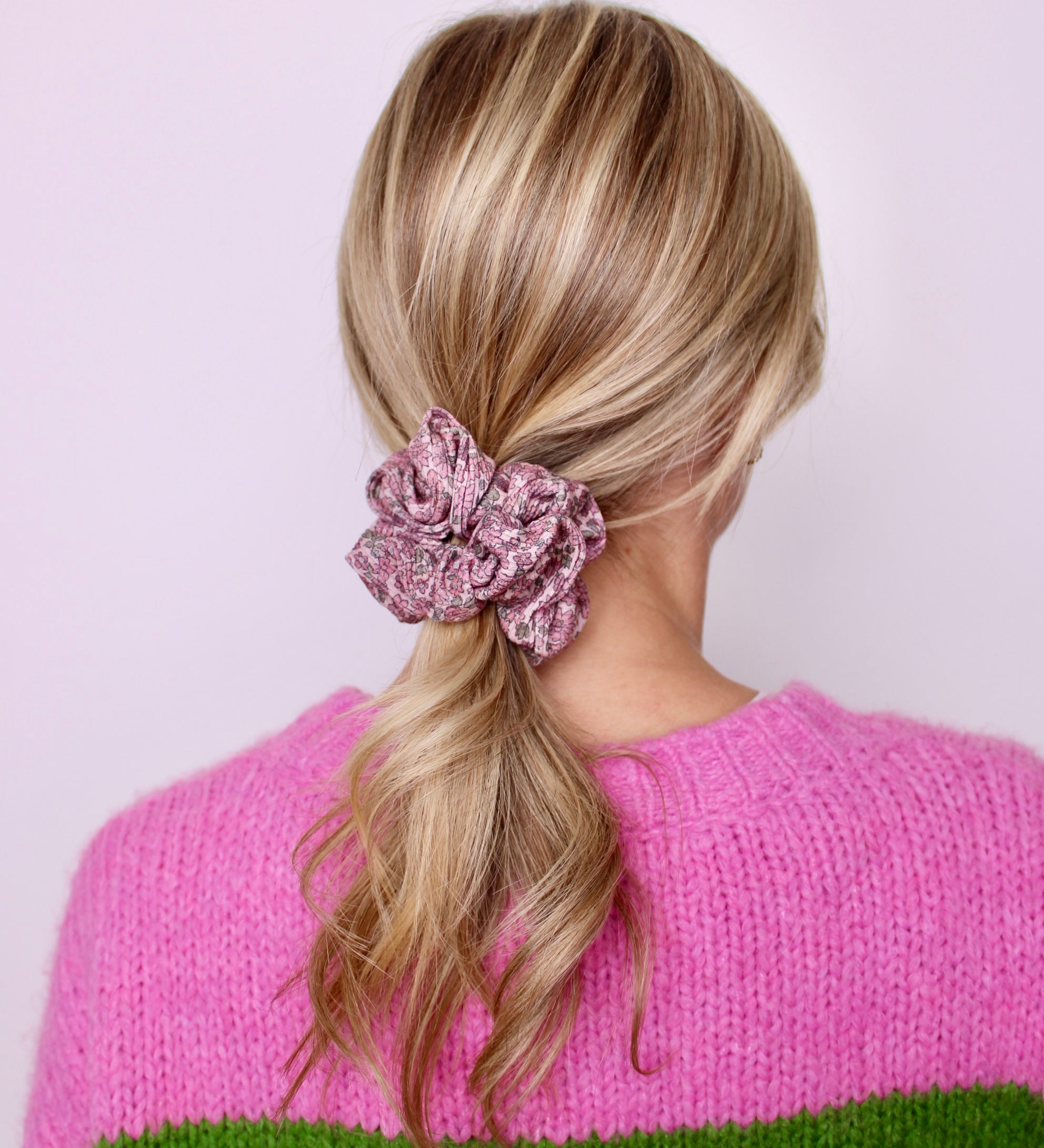 Flowering Vine Ribbed Scrunchie - ElleaShop