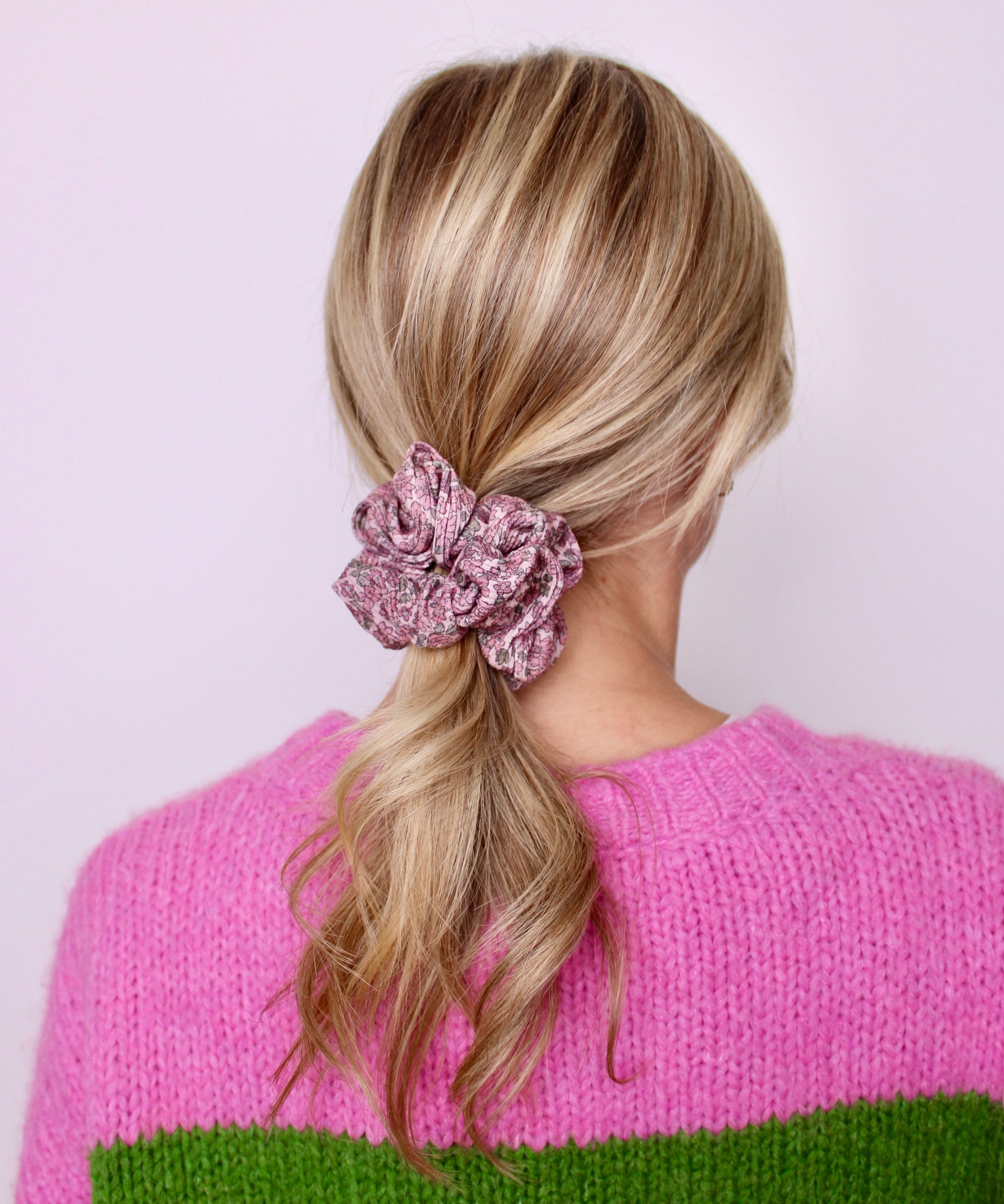 Flowering Vine Ribbed Scrunchie - ElleaShop