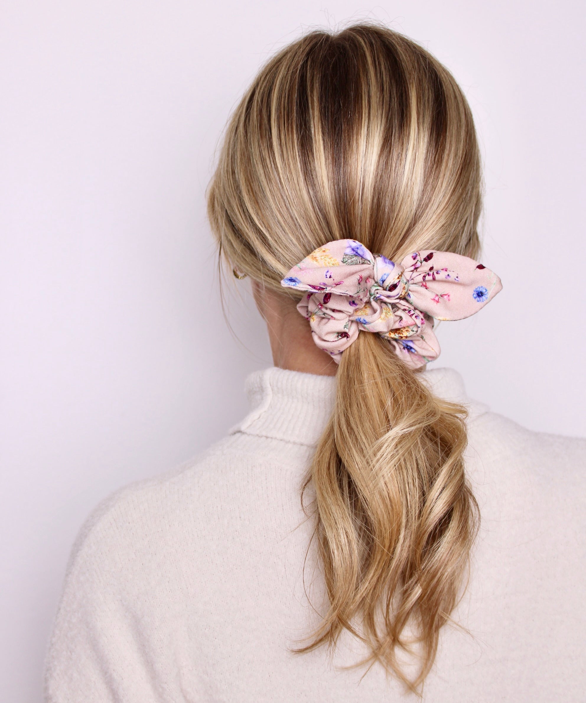Beatrice Floral Bow Scrunchie - ElleaShop