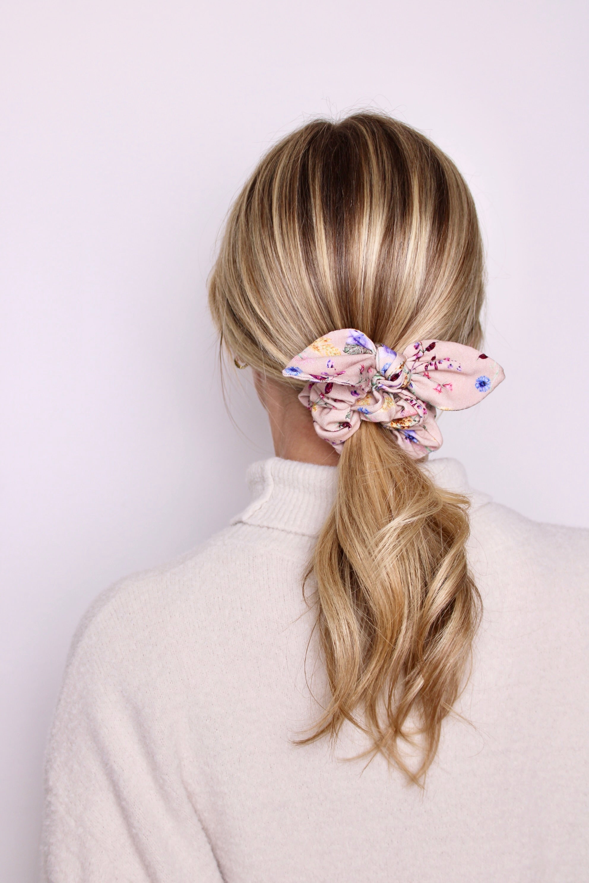 Beatrice Floral Bow Scrunchie - ElleaShop