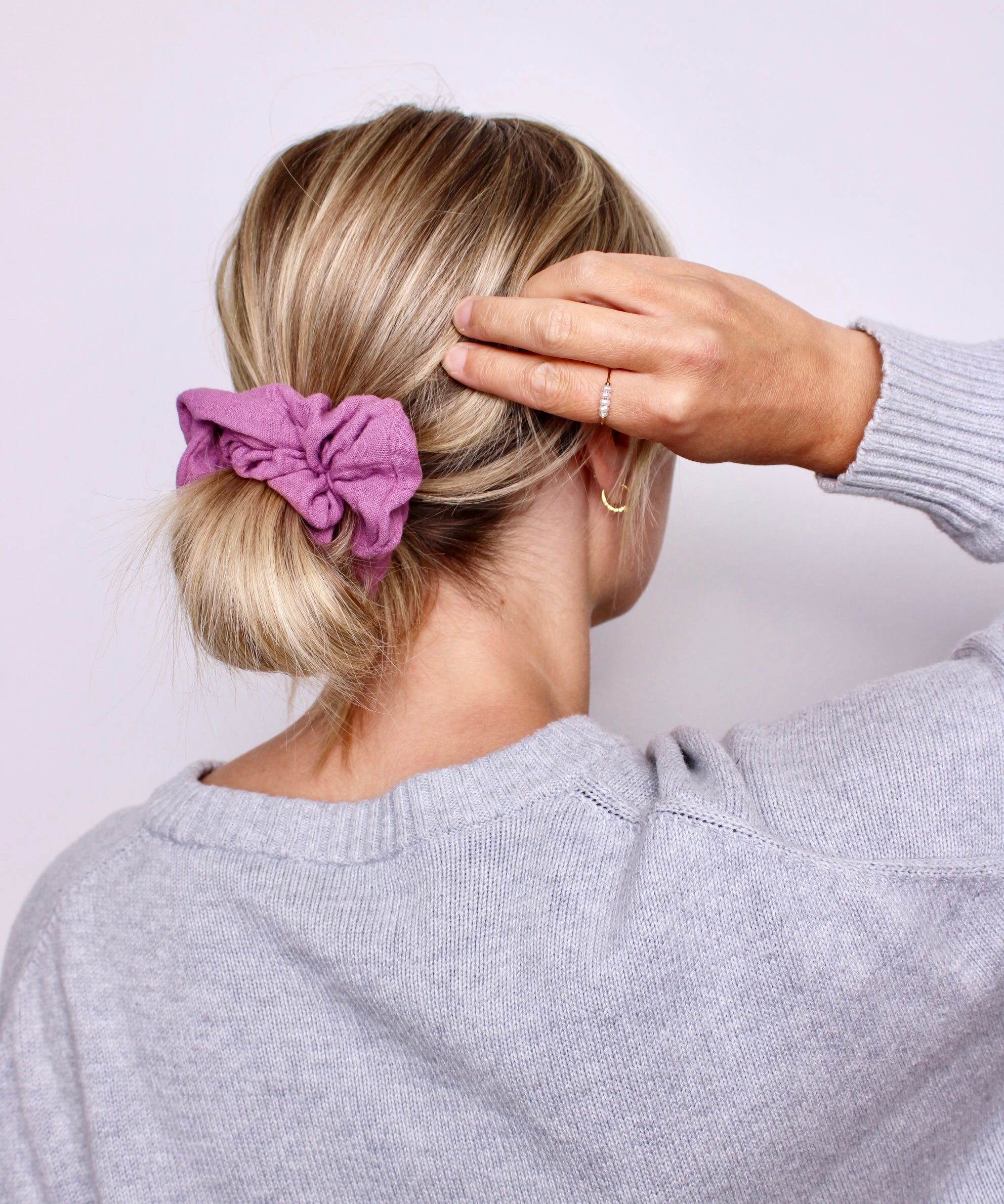 Raspberry Muslin Scrunchie - ElleaShop