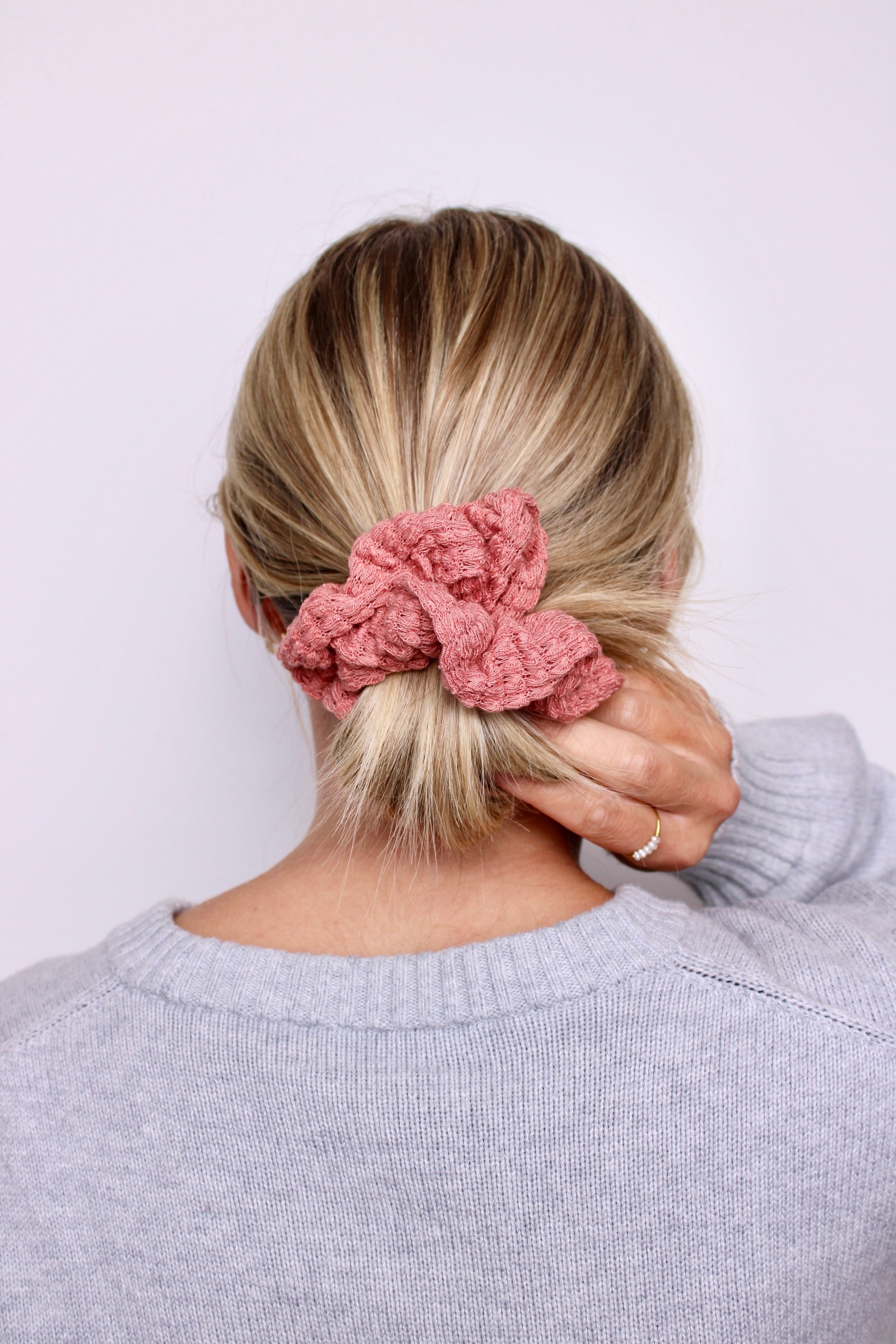 Rosewood Knitted Scrunchie - ElleaShop