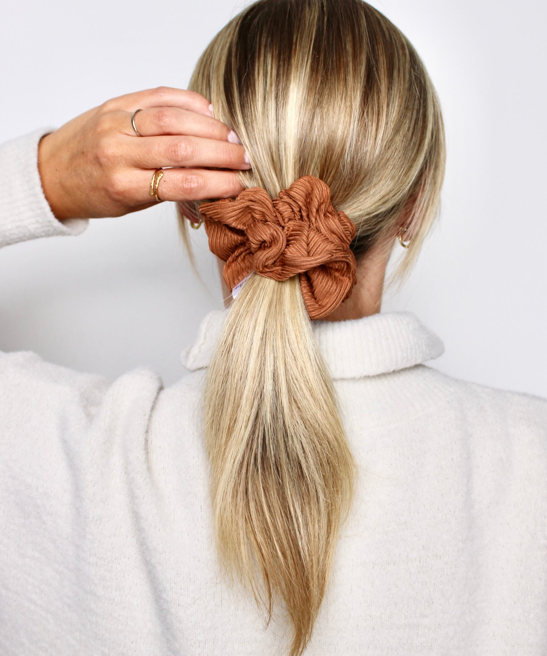 Coffee Shop Soft Ribbed Scrunchie - ElleaShop