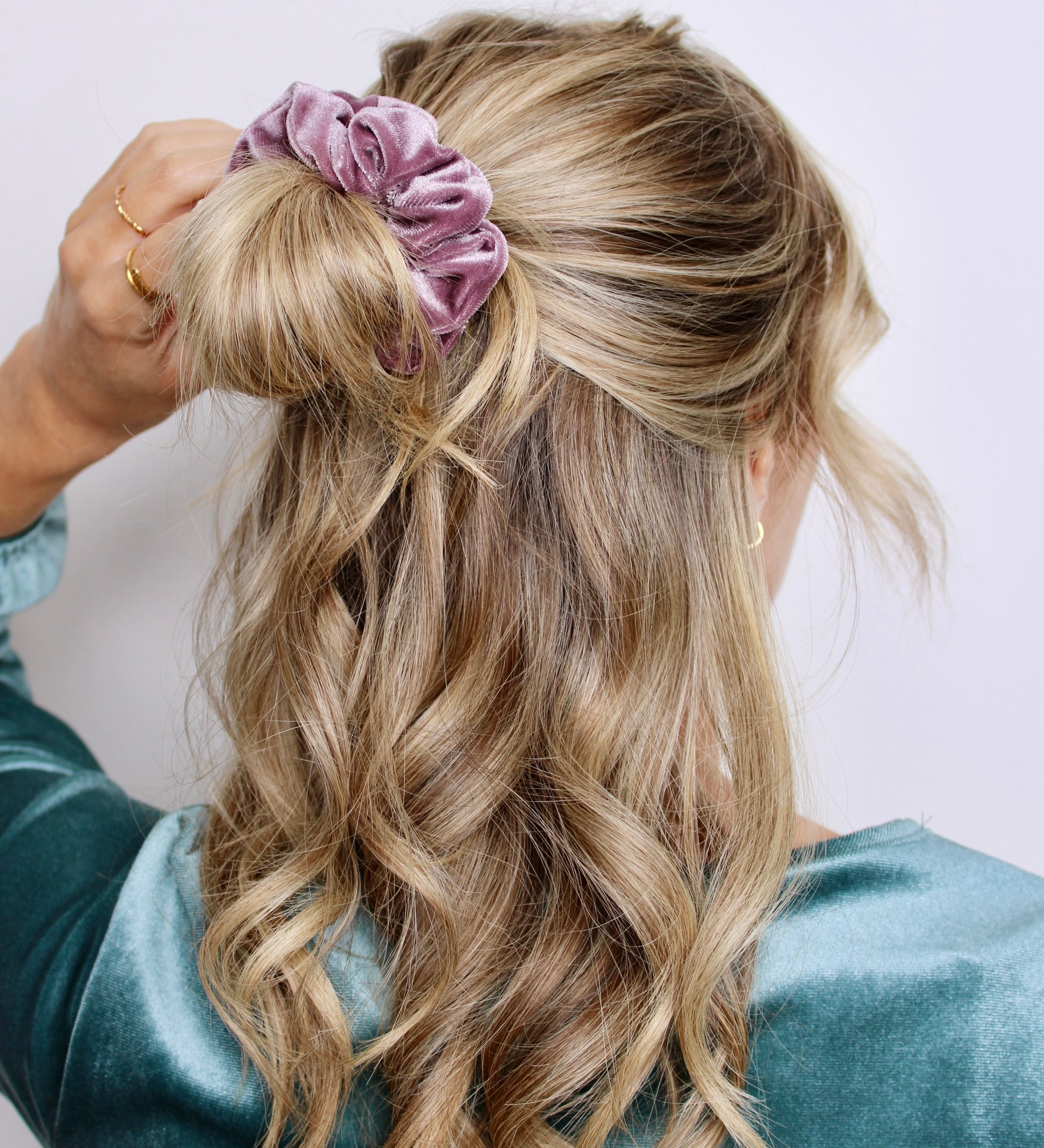 Old Mauve Velvet Scrunchie - ElleaShop