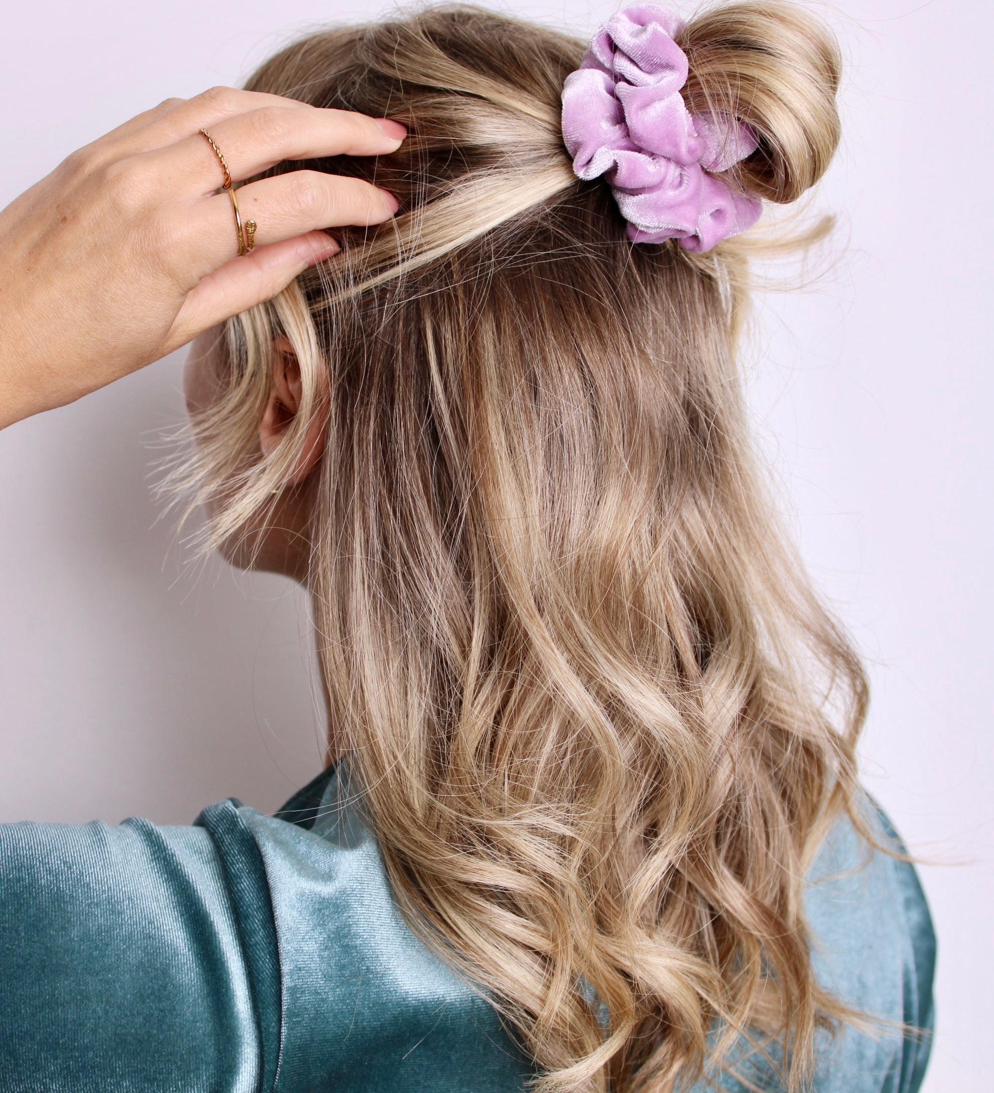 Lilac Velvet Scrunchie - ElleaShop