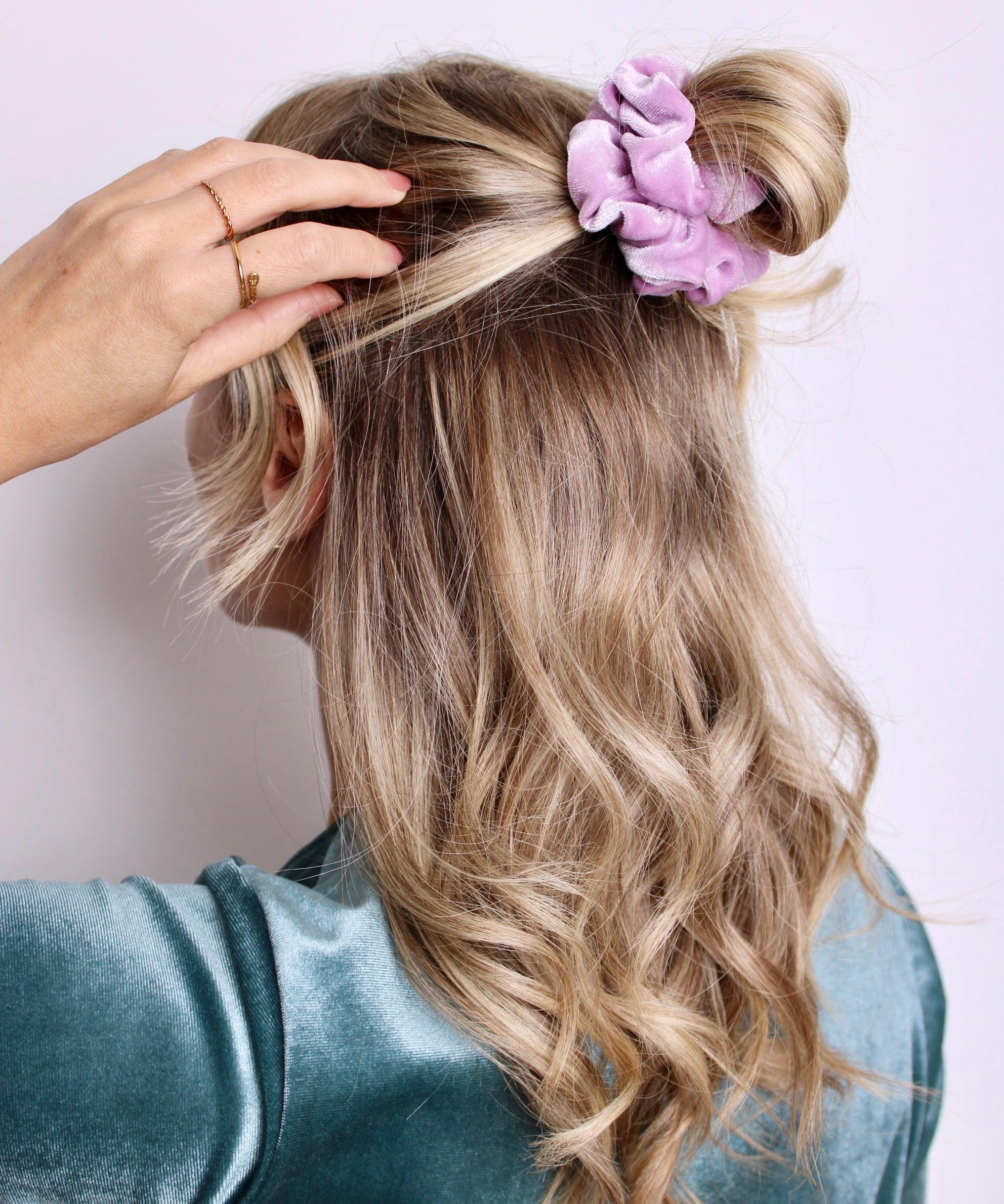 Lilac Velvet Scrunchie - ElleaShop
