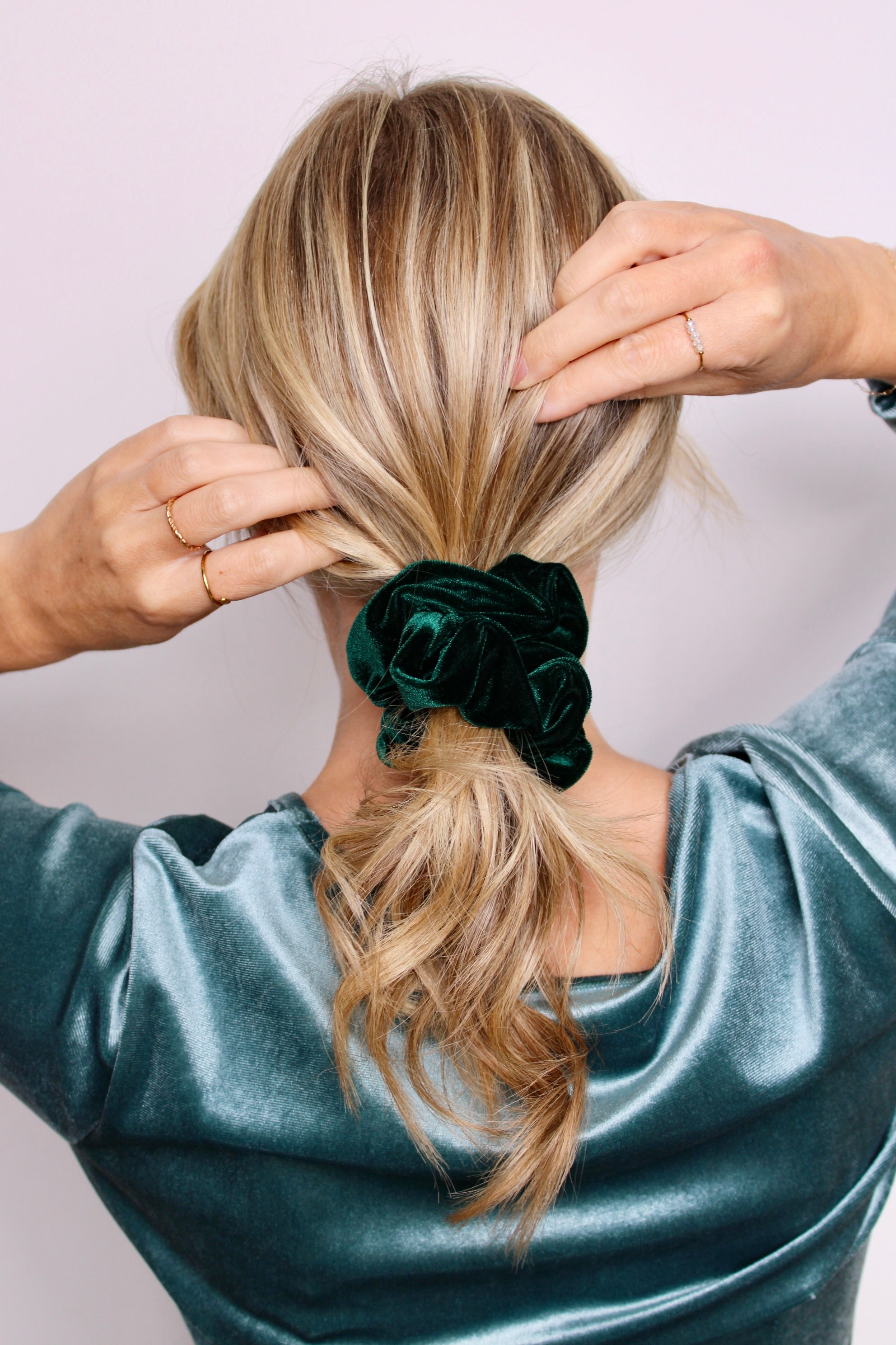 Evergreen Velvet Scrunchie - ElleaShop