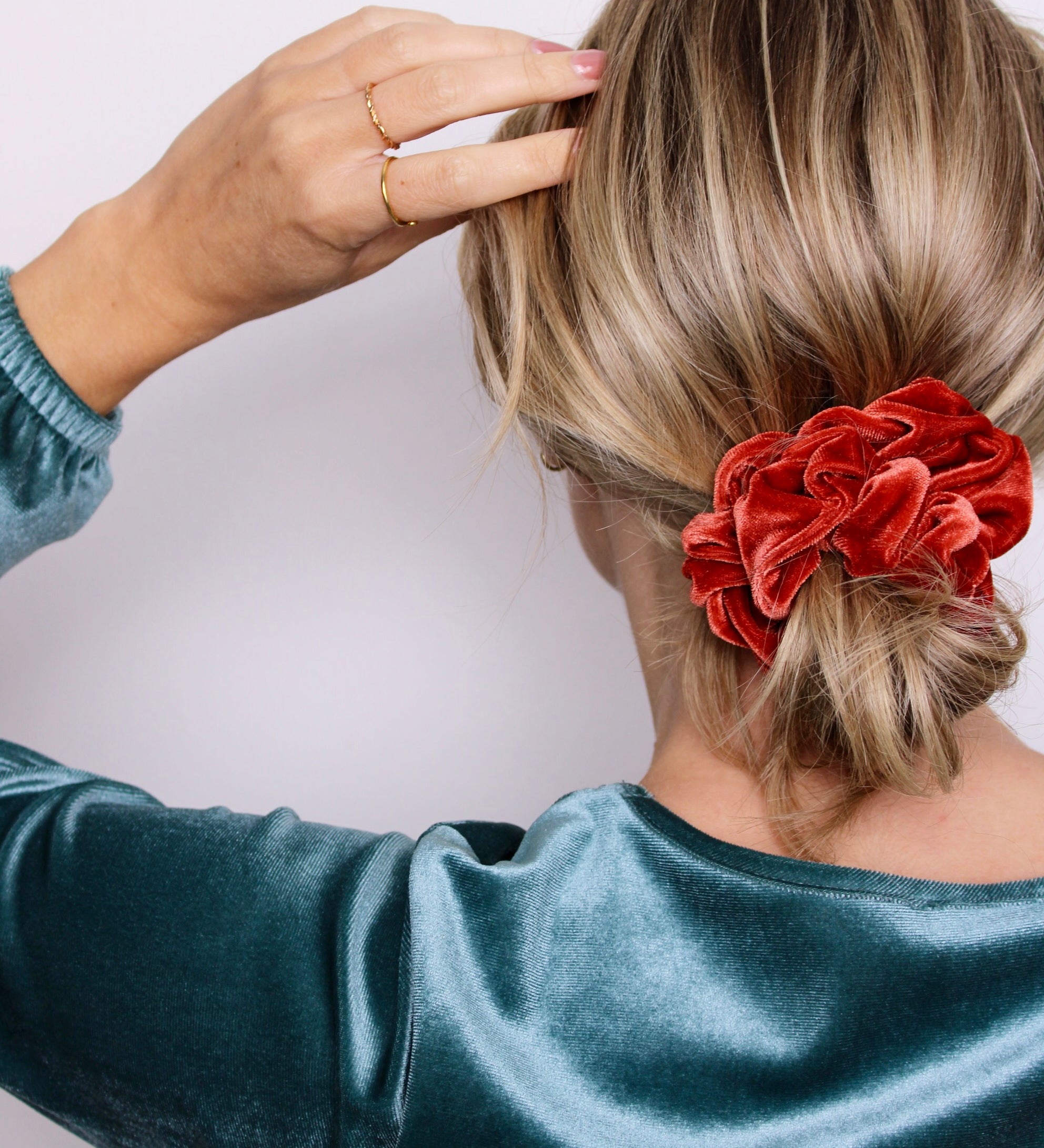 Rust Velvet Scrunchie - ElleaShop