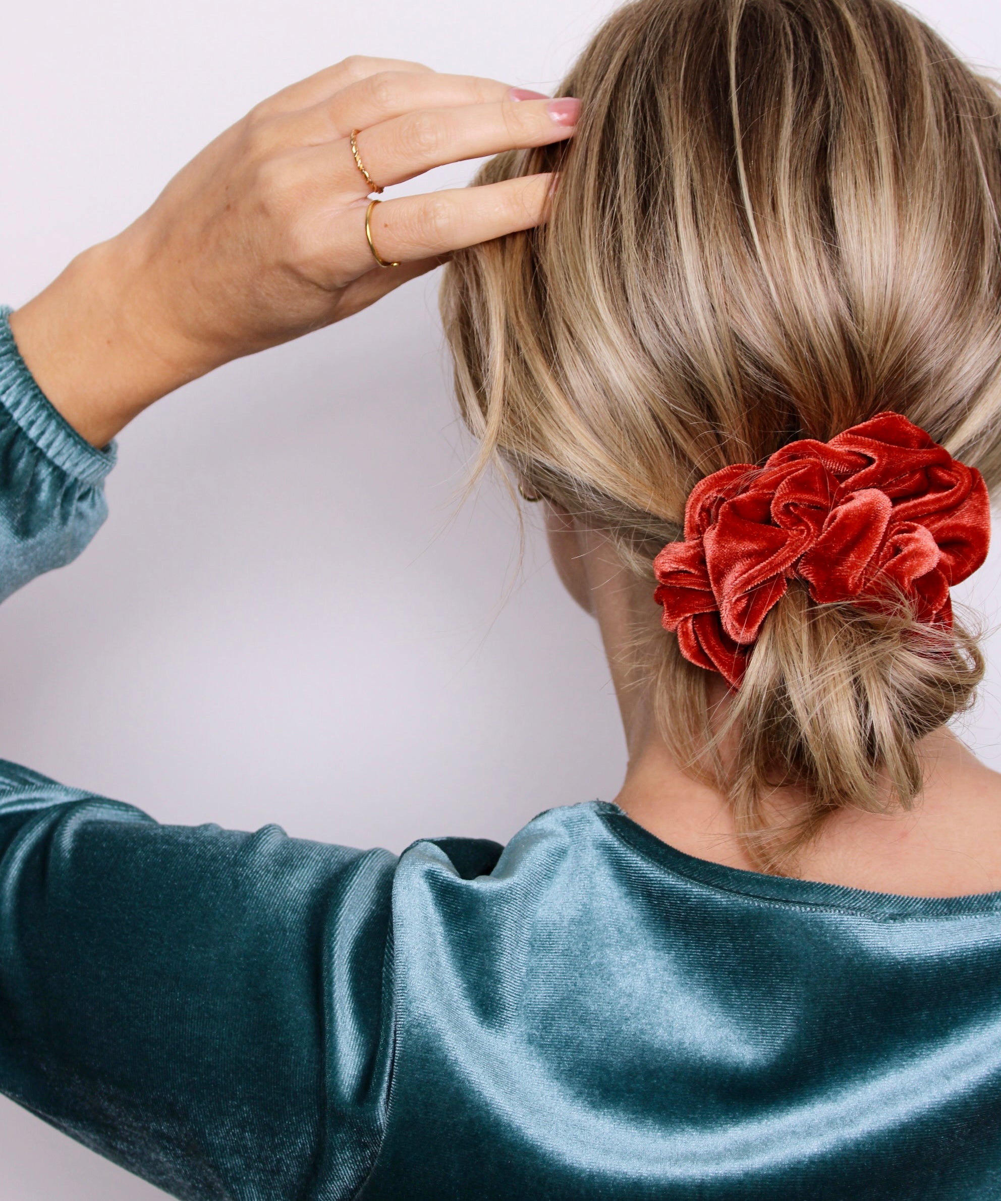 Rust Velvet Scrunchie - ElleaShop