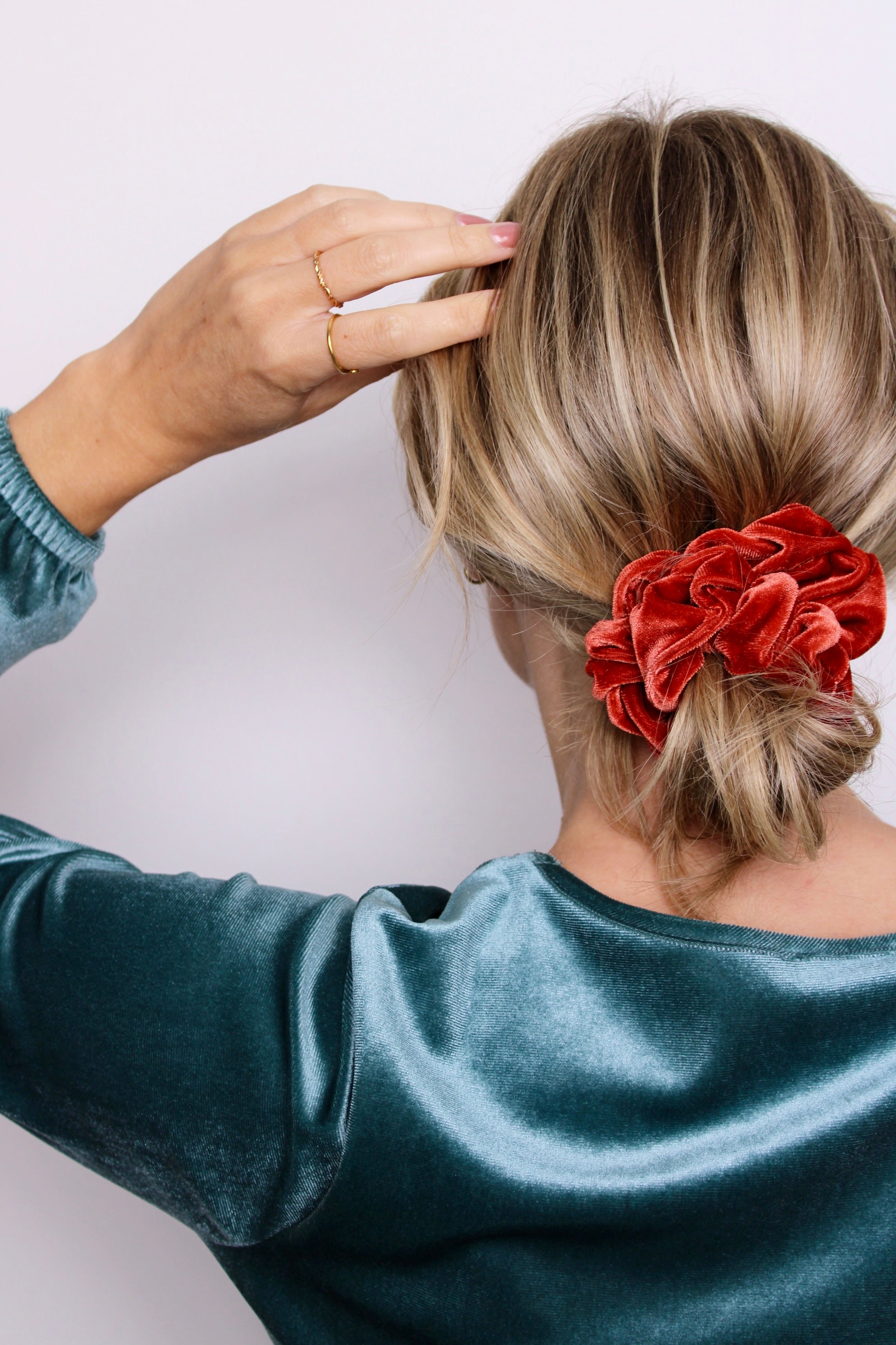 Rust Velvet Scrunchie - ElleaShop