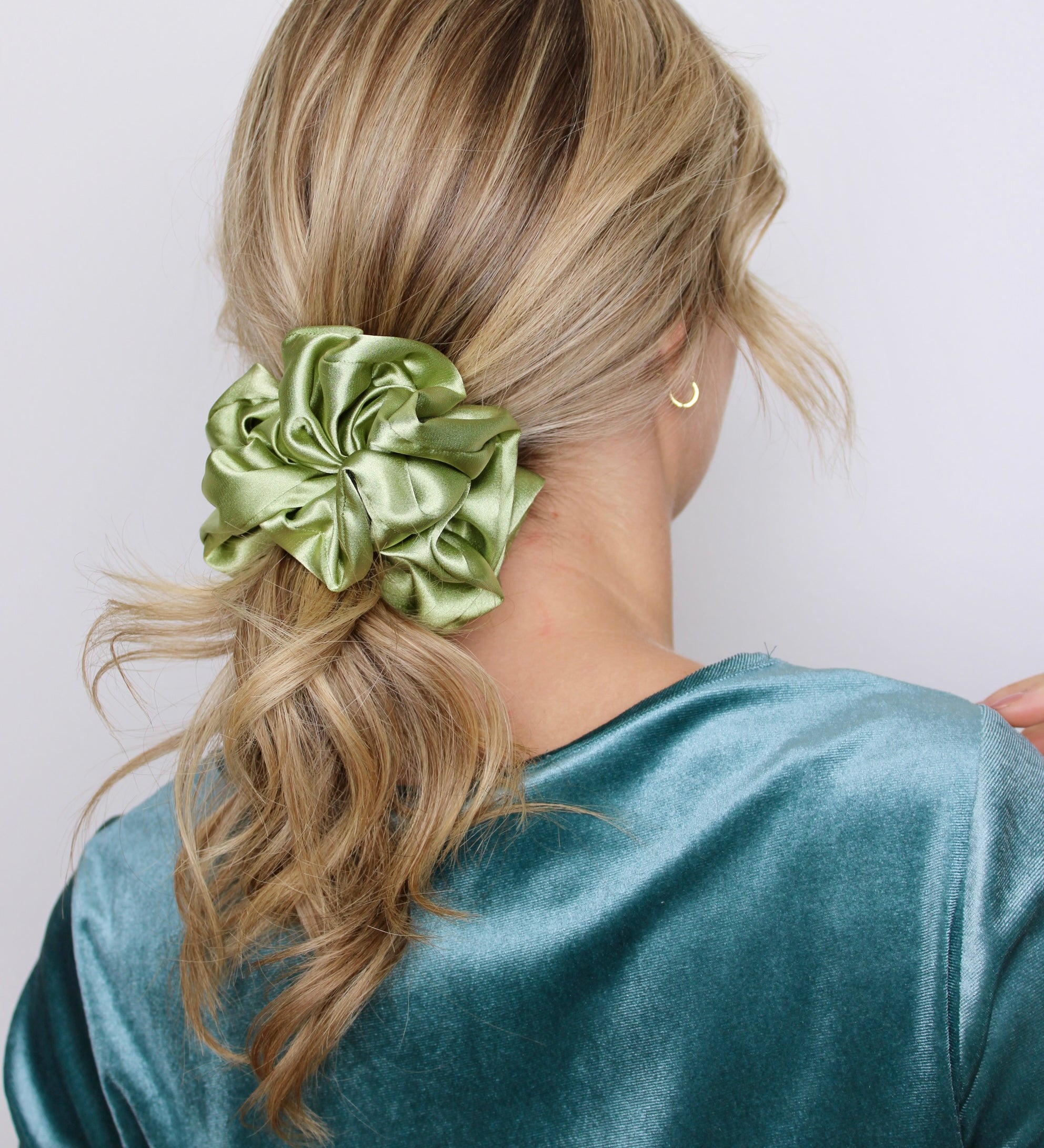 Mint Shiny Satin Scrunchie - ElleaShop