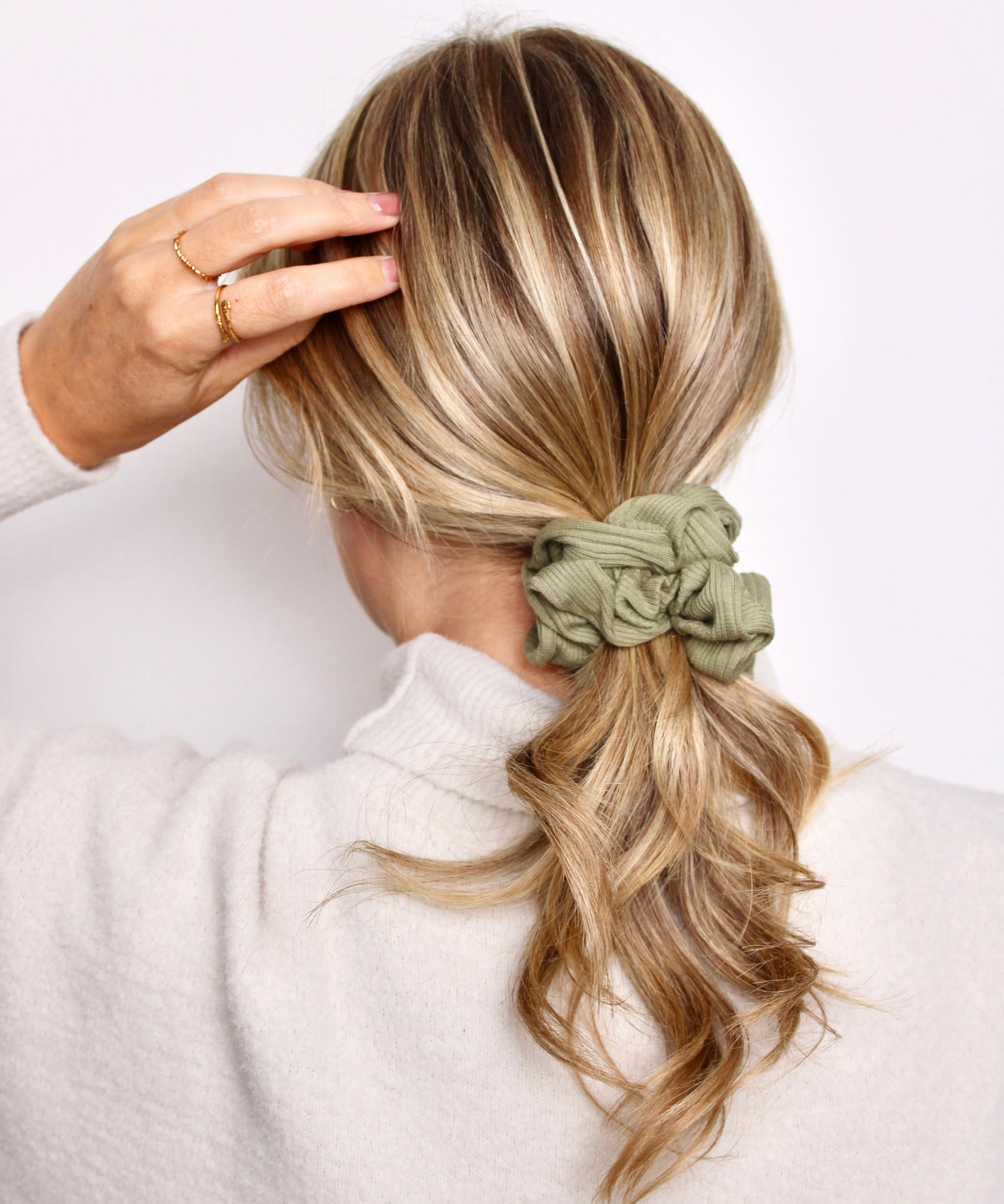 Rosemary Stria Scrunchie - ElleaShop