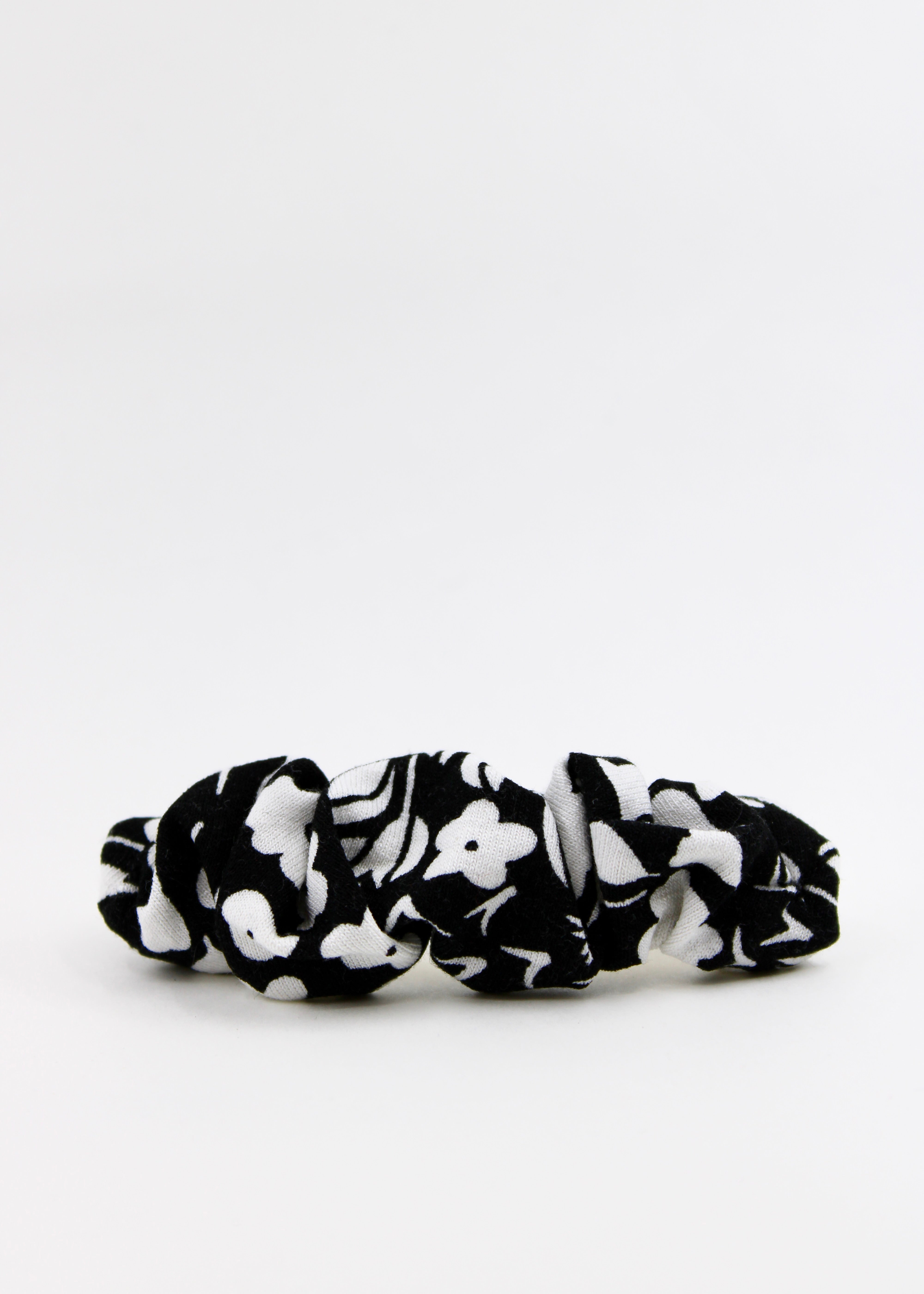 Black and White Floral Scrunchie Clip - ElleaShop