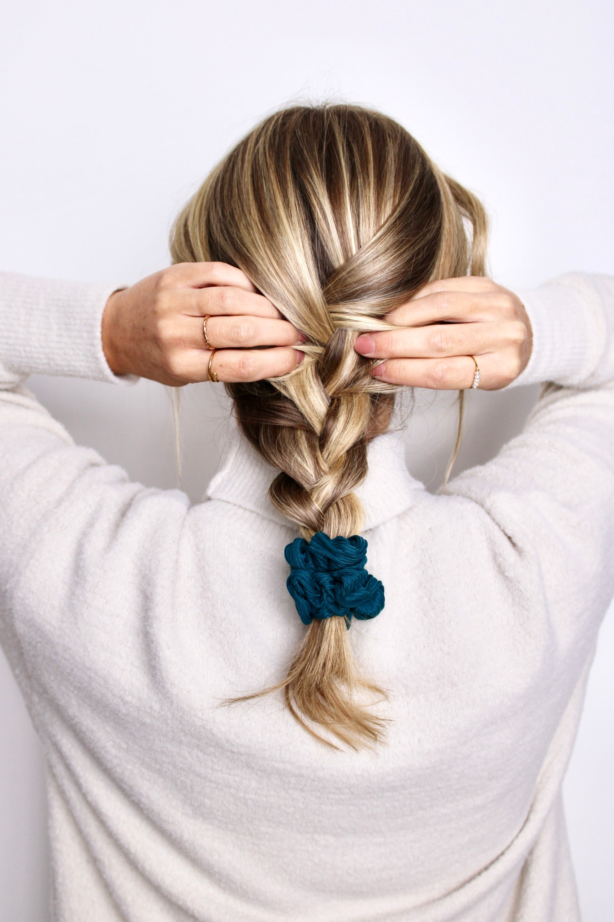 Peacock Soft Ribbed Scrunchie - ElleaShop