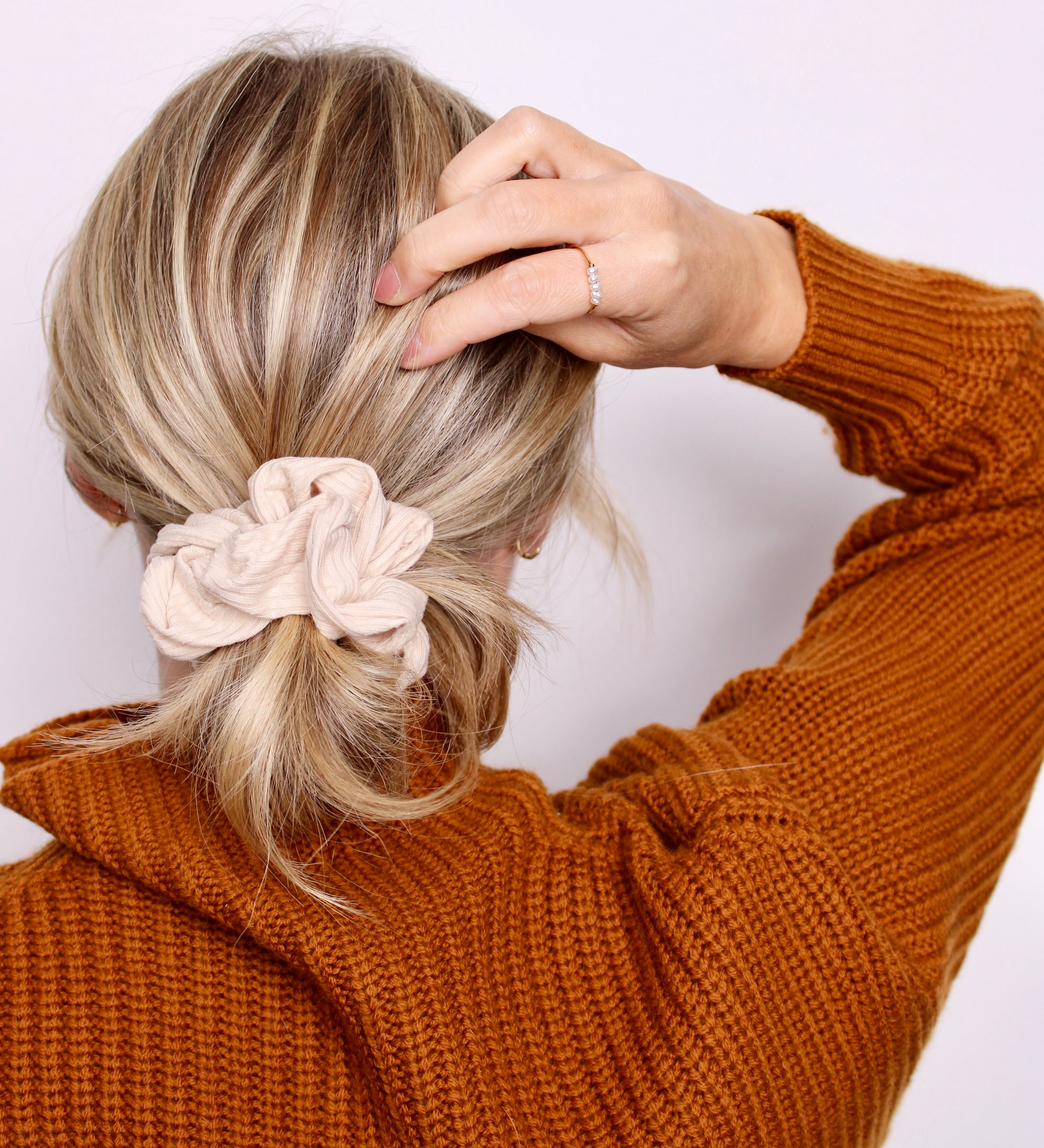Eggnog Soft Ribbed Scrunchie - ElleaShop