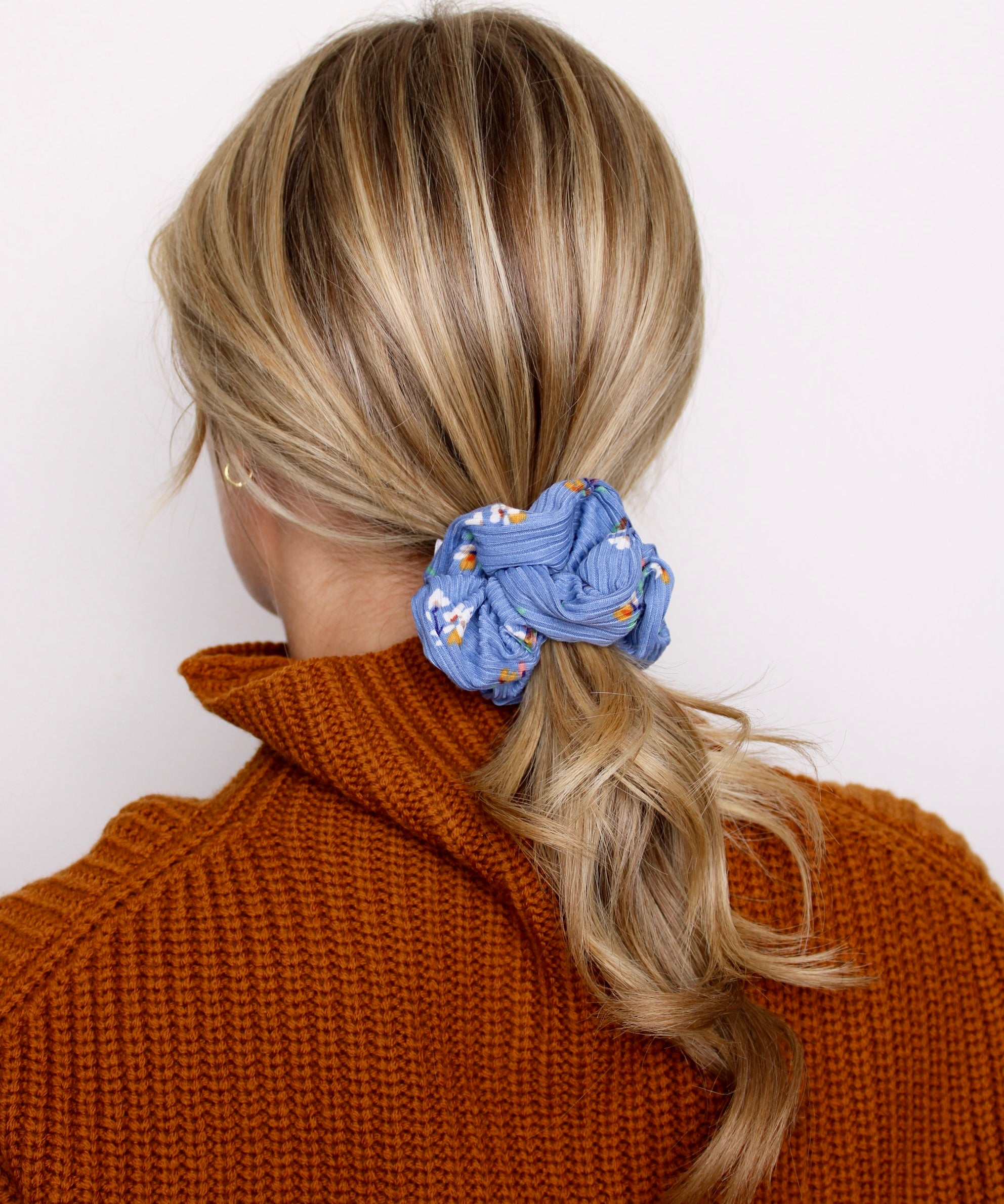Blue Blossom Ribbed Scrunchie - ElleaShop