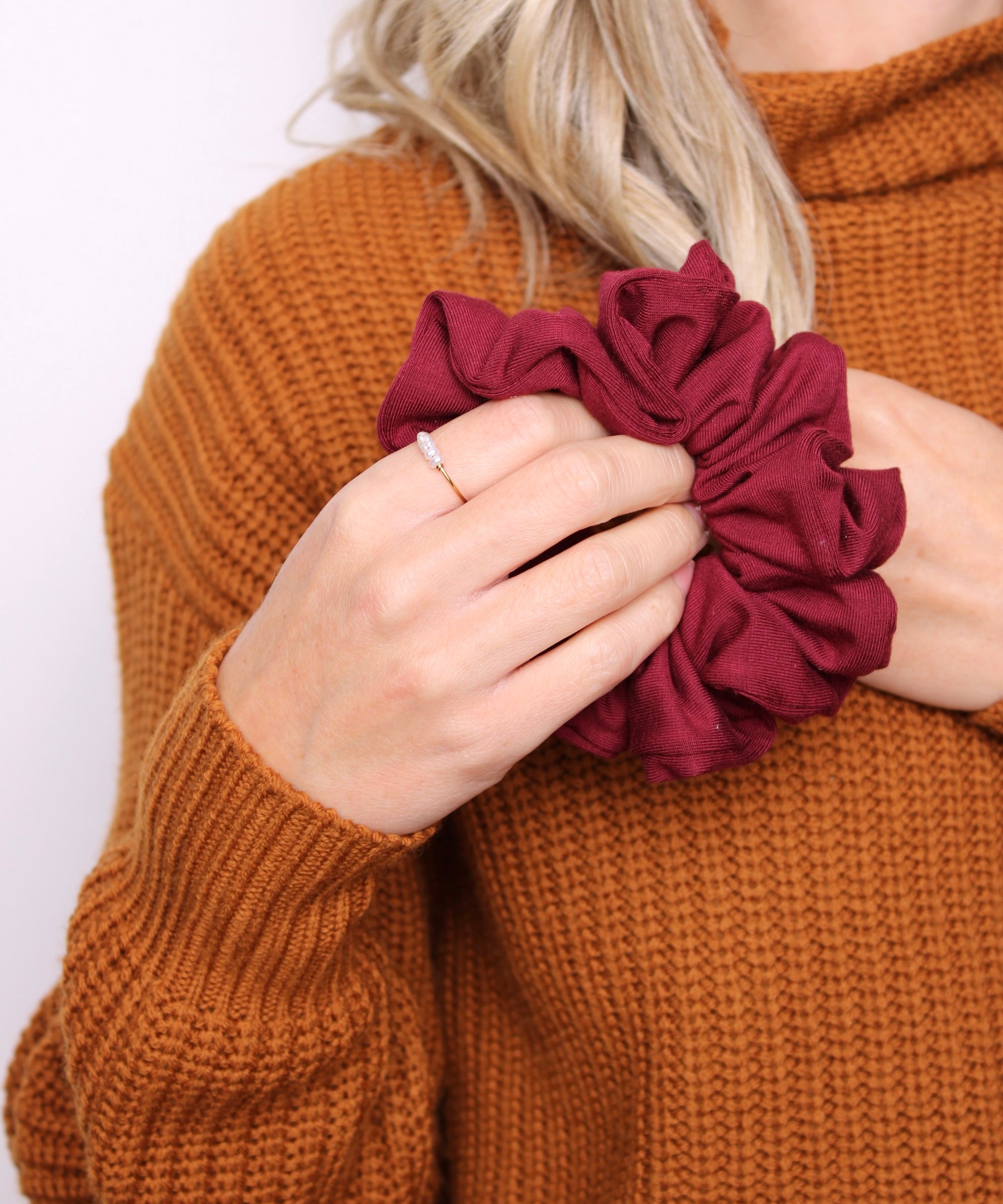 Chianti Extra Fluffy Scrunchie - ElleaShop