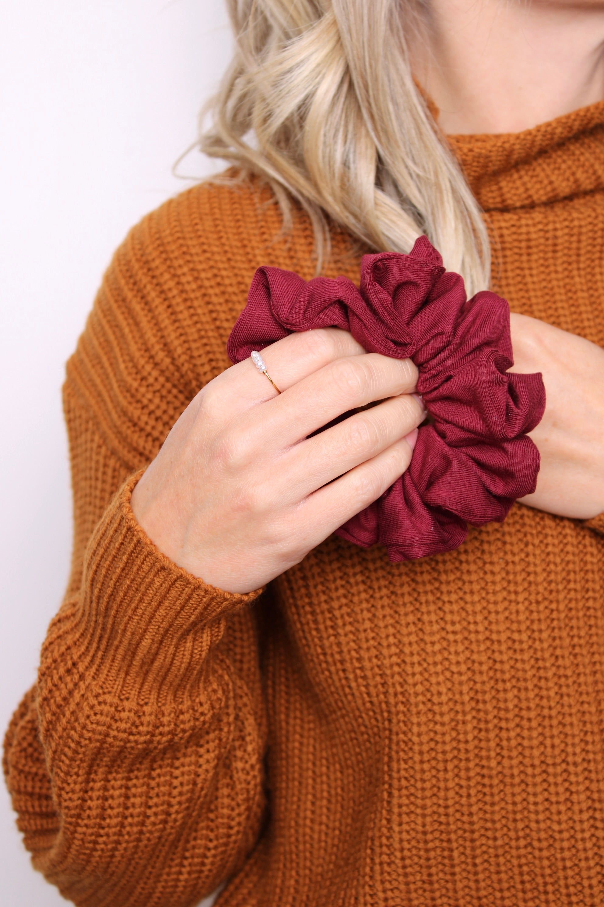 Chianti Extra Fluffy Scrunchie - ElleaShop