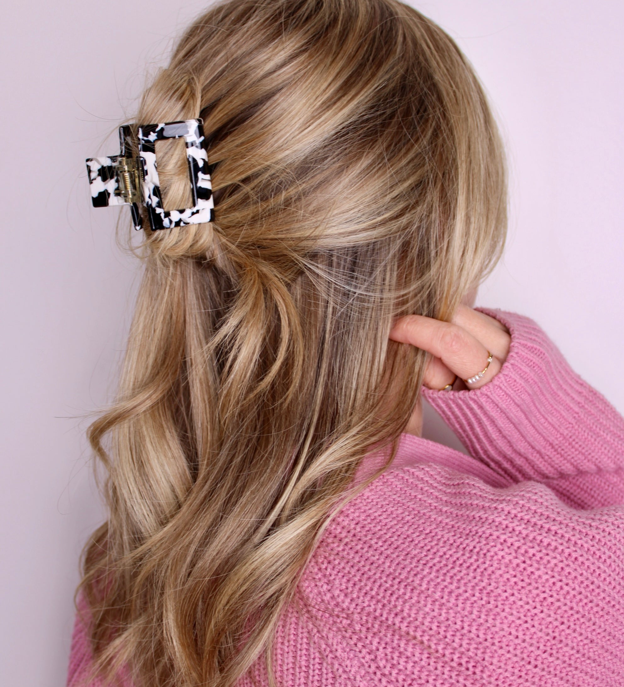 Monochrome Mini Claw Clip - ElleaShop