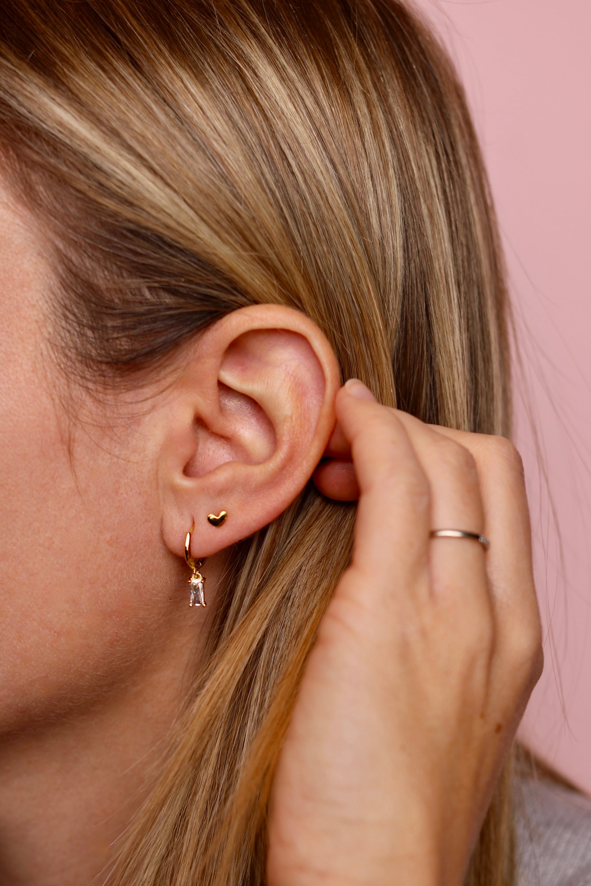 Heart Minimalist Earrings - ElleaShop