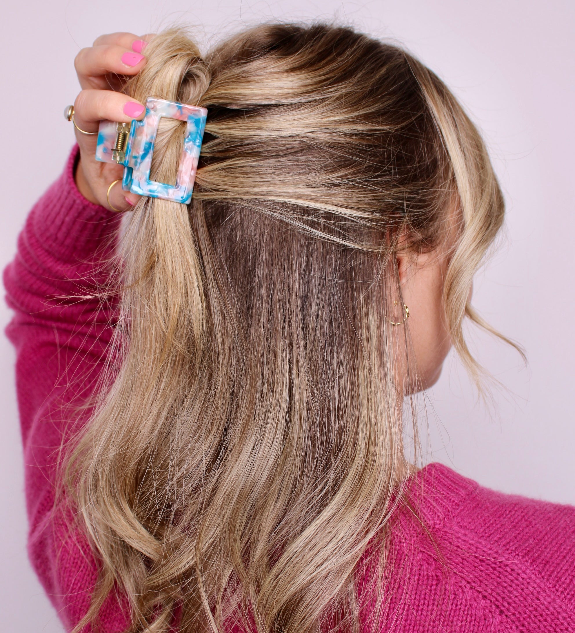 Blush Lagoon Mini Claw Clip - ElleaShop