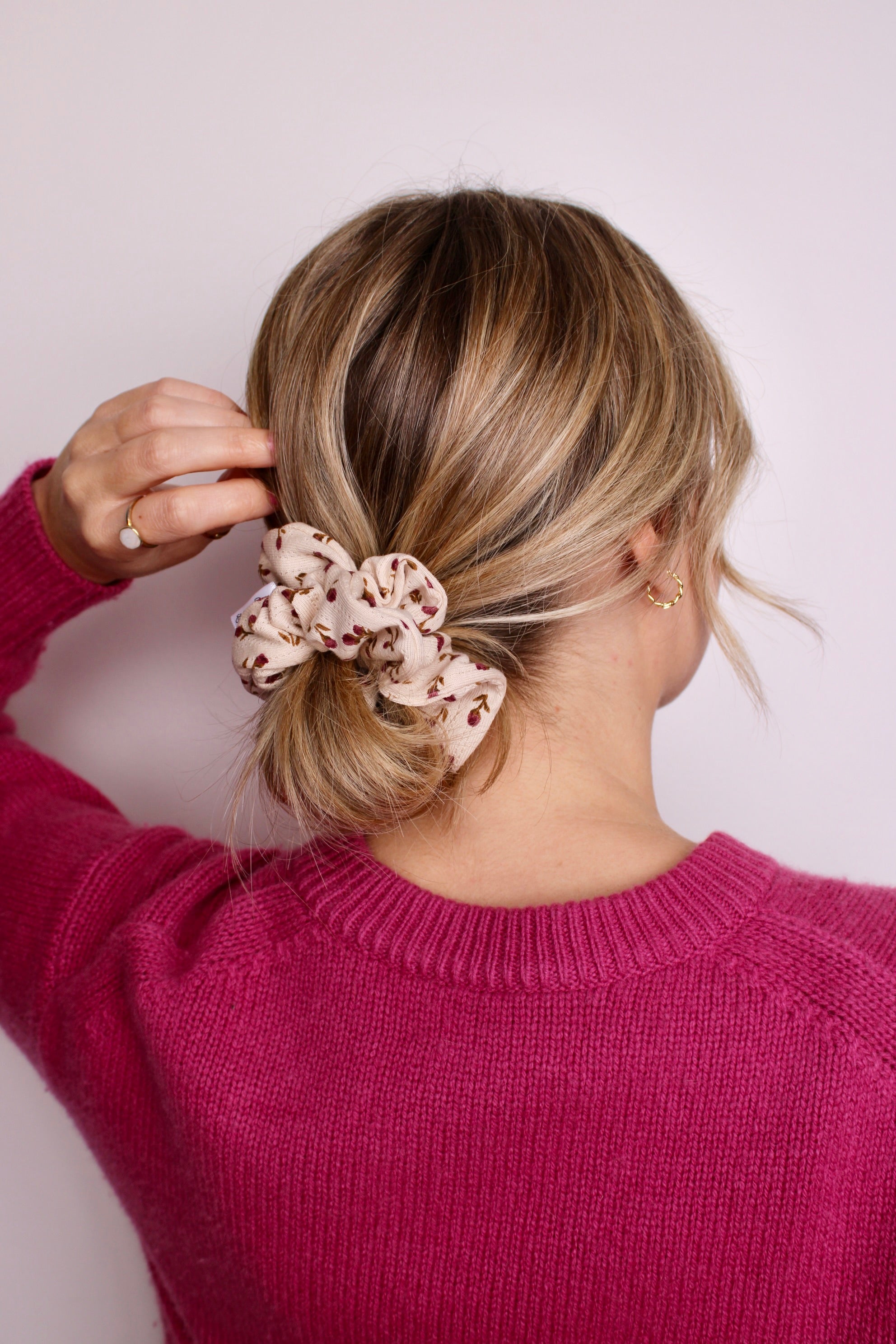 Vintage Roses Scrunchie - ElleaShop