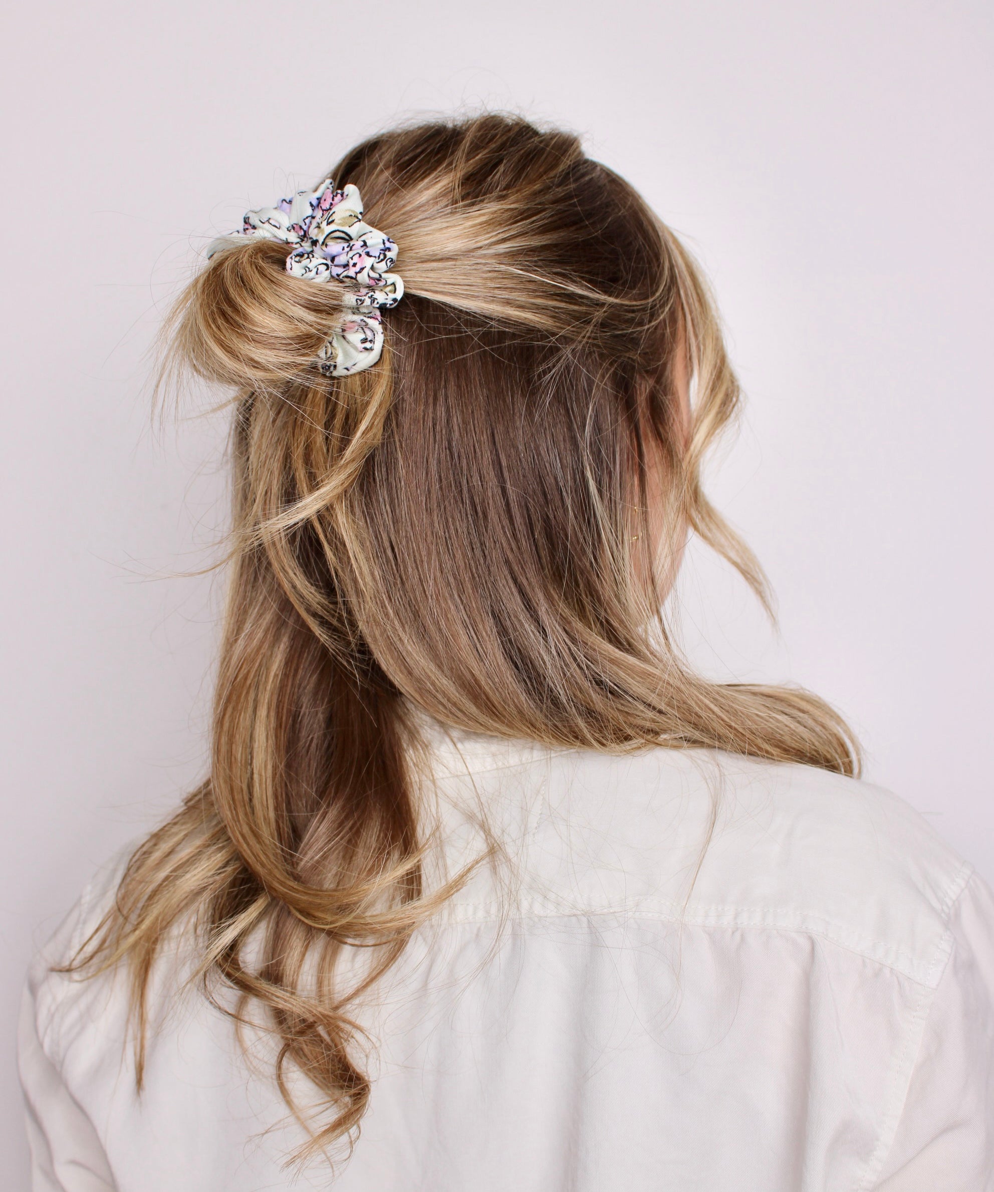 Watercolour Garden Scrunchie - ElleaShop