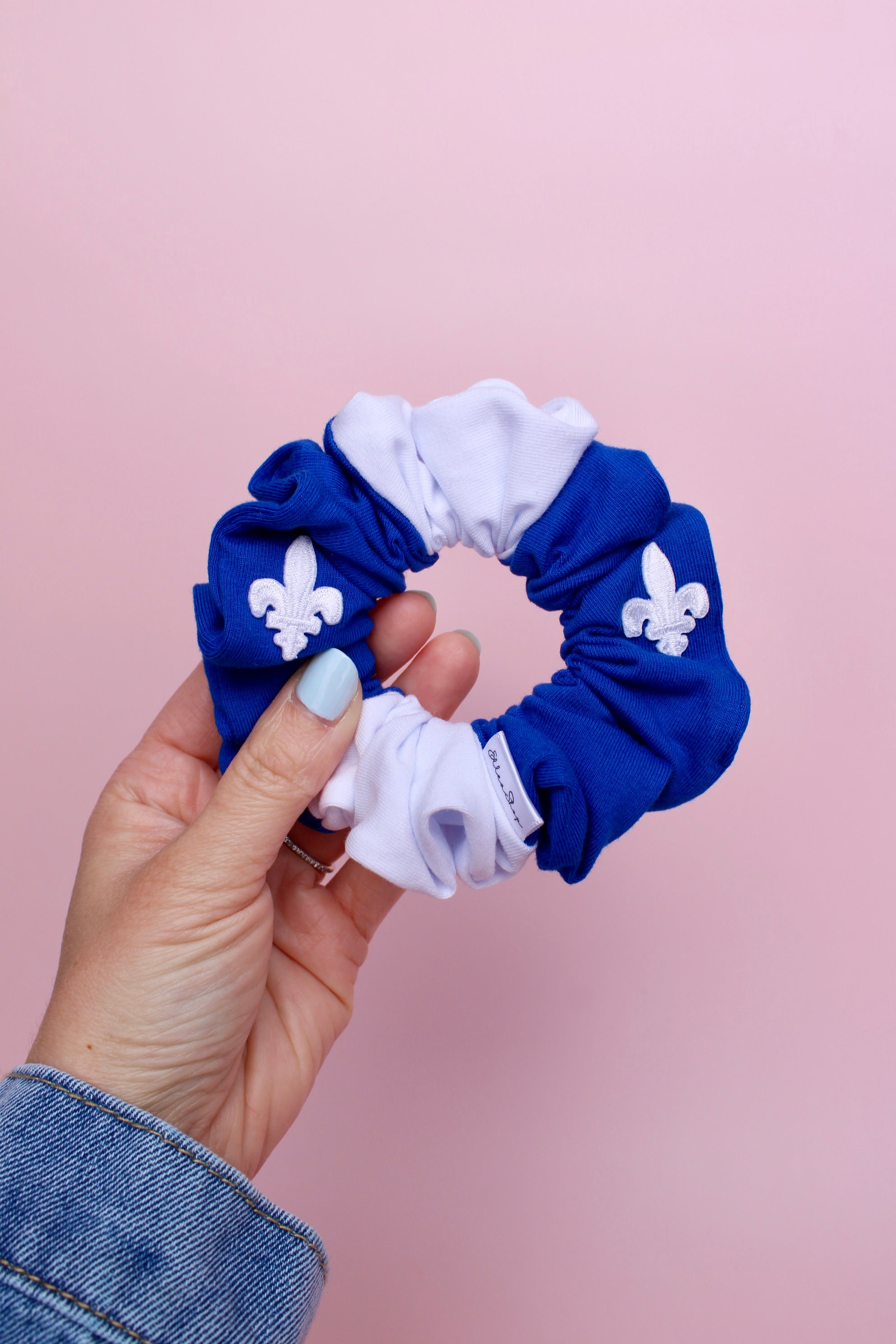 Québécois Scrunchie - ElleaShop