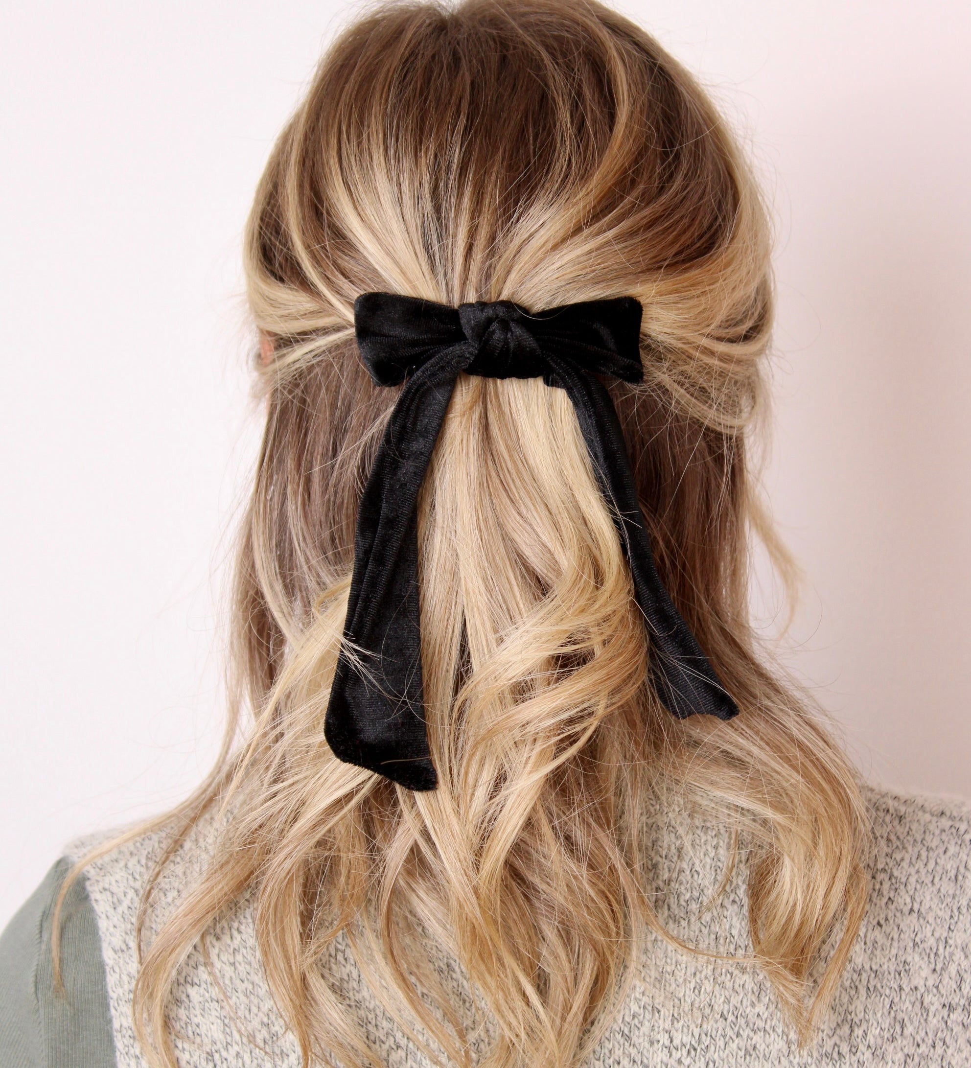 Ivory Velvet Tail Bow Clip - ElleaShop
