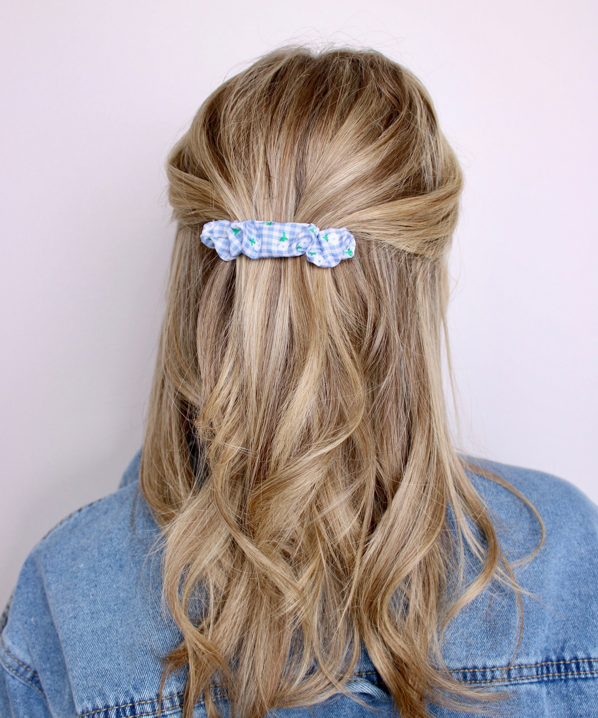 Blue Gingham Scrunchie Clip - ElleaShop