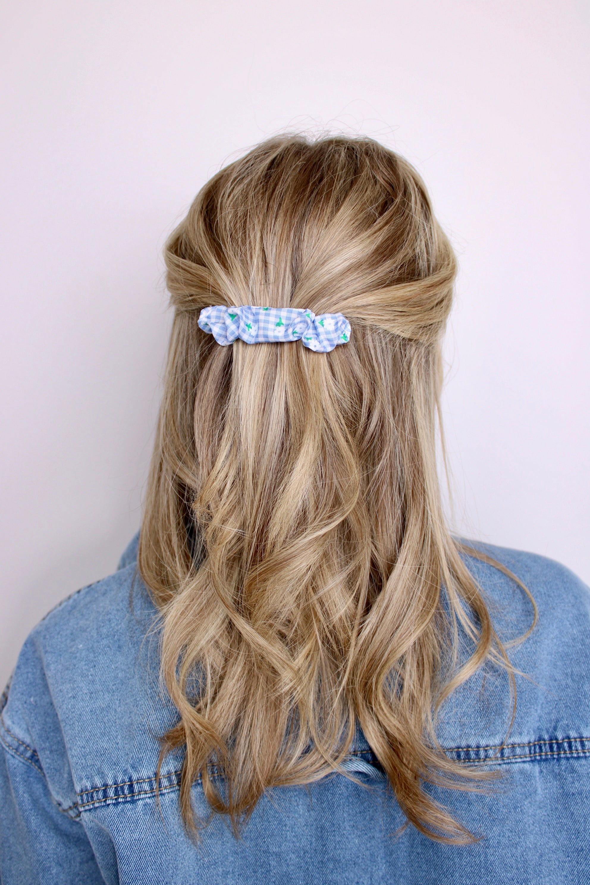 Blue Gingham Scrunchie Clip - ElleaShop