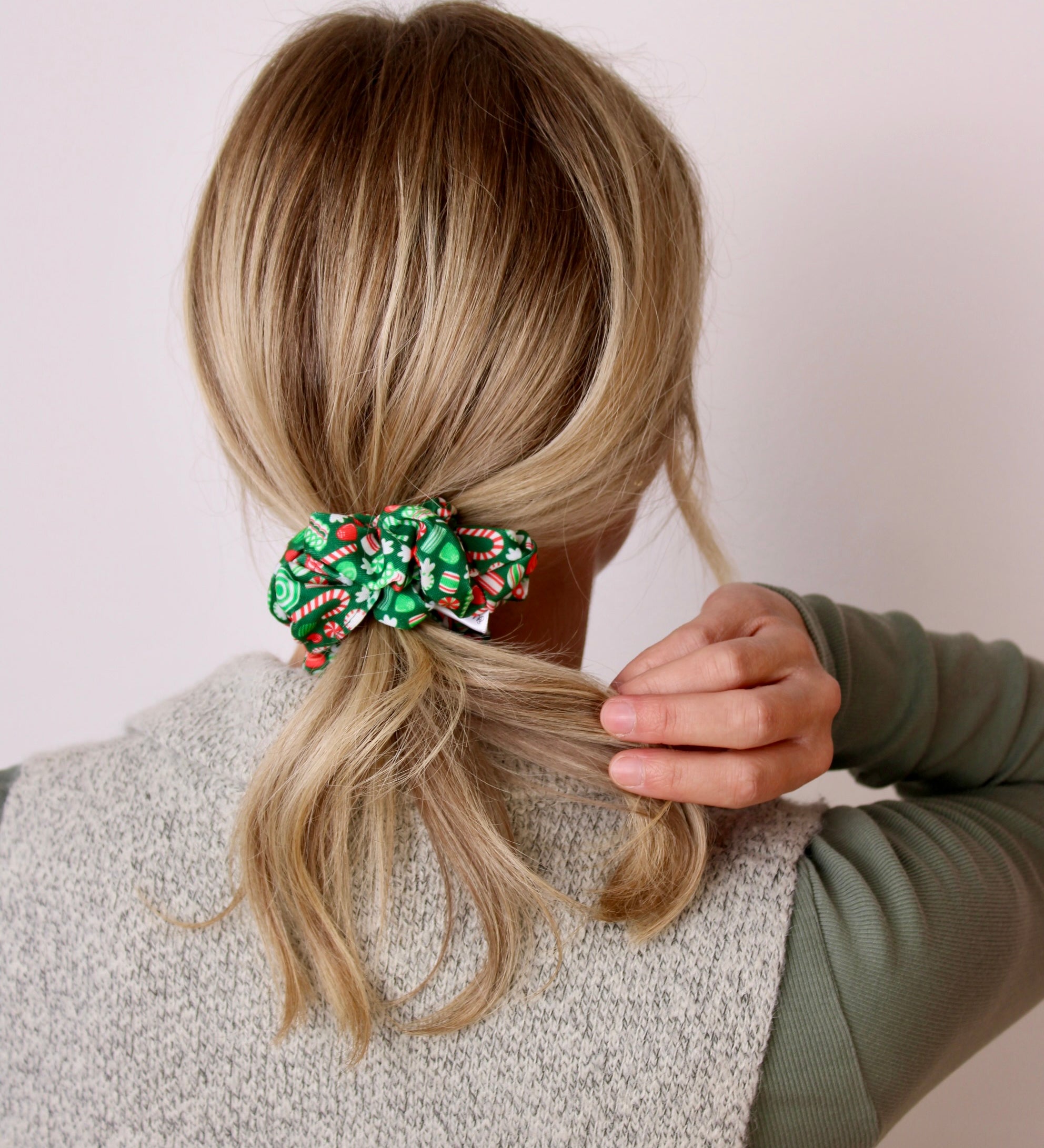 Holiday Candies Scrunchie - ElleaShop