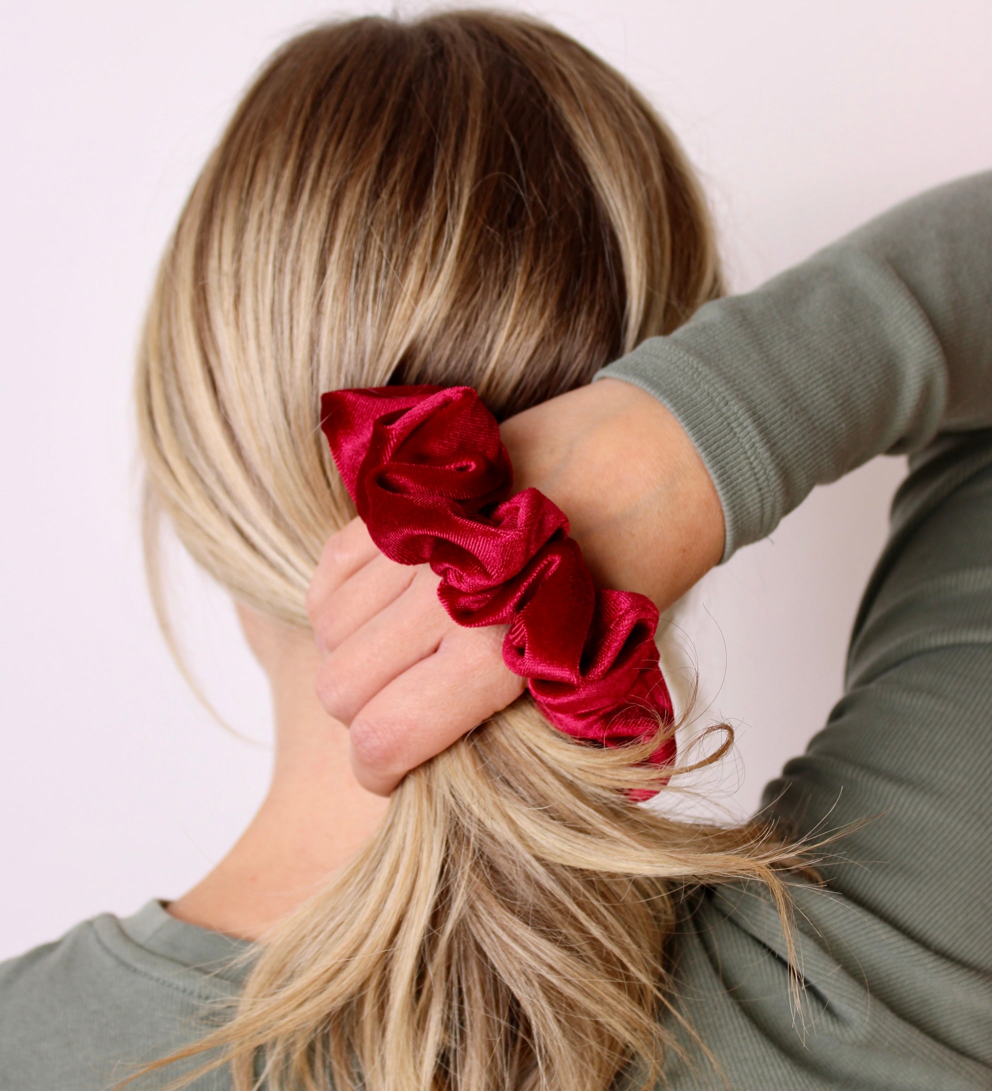 Red Velvet Scrunchie - ElleaShop
