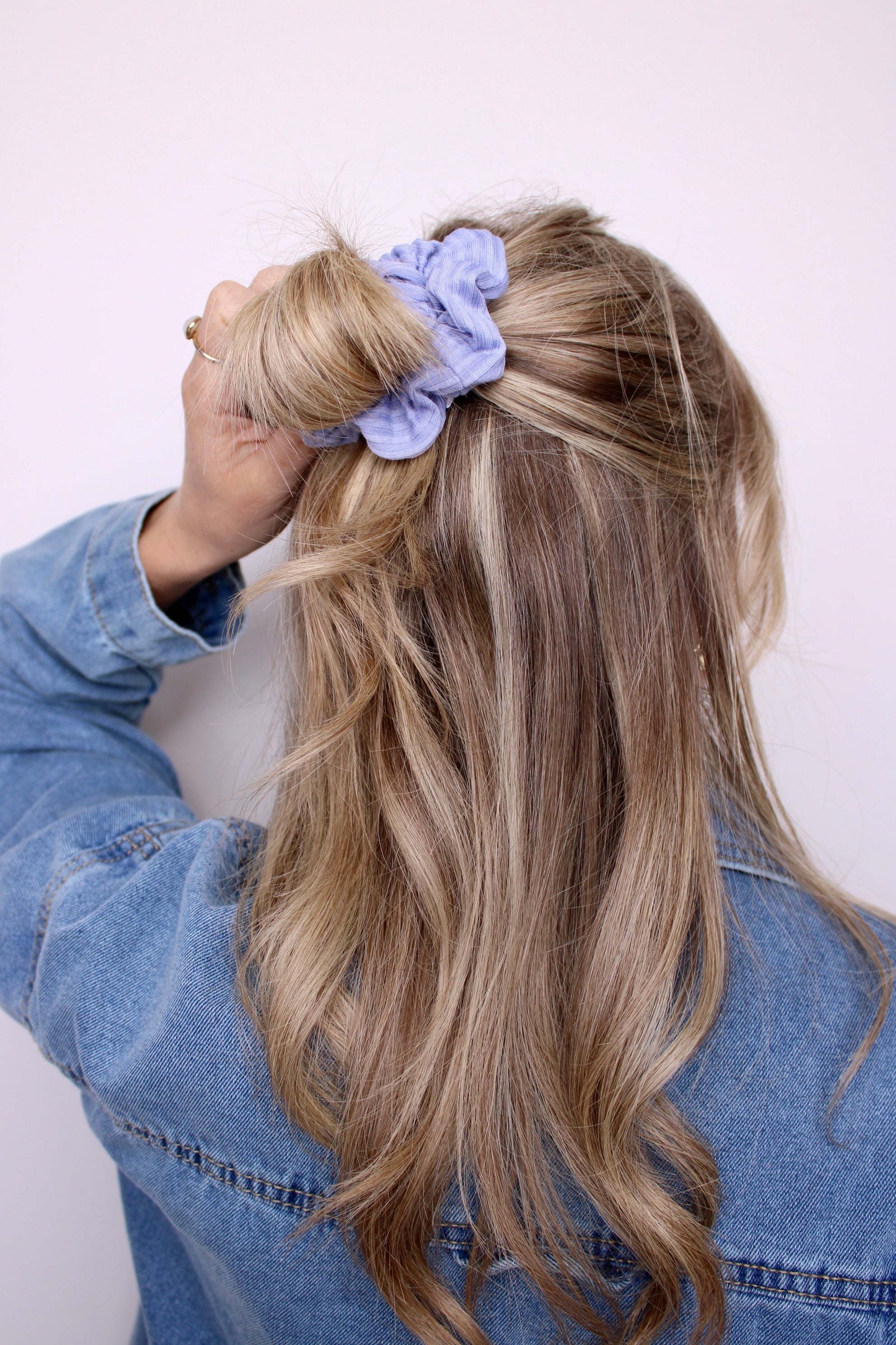 Periwinkle Ribbed Scrunchie - ElleaShop