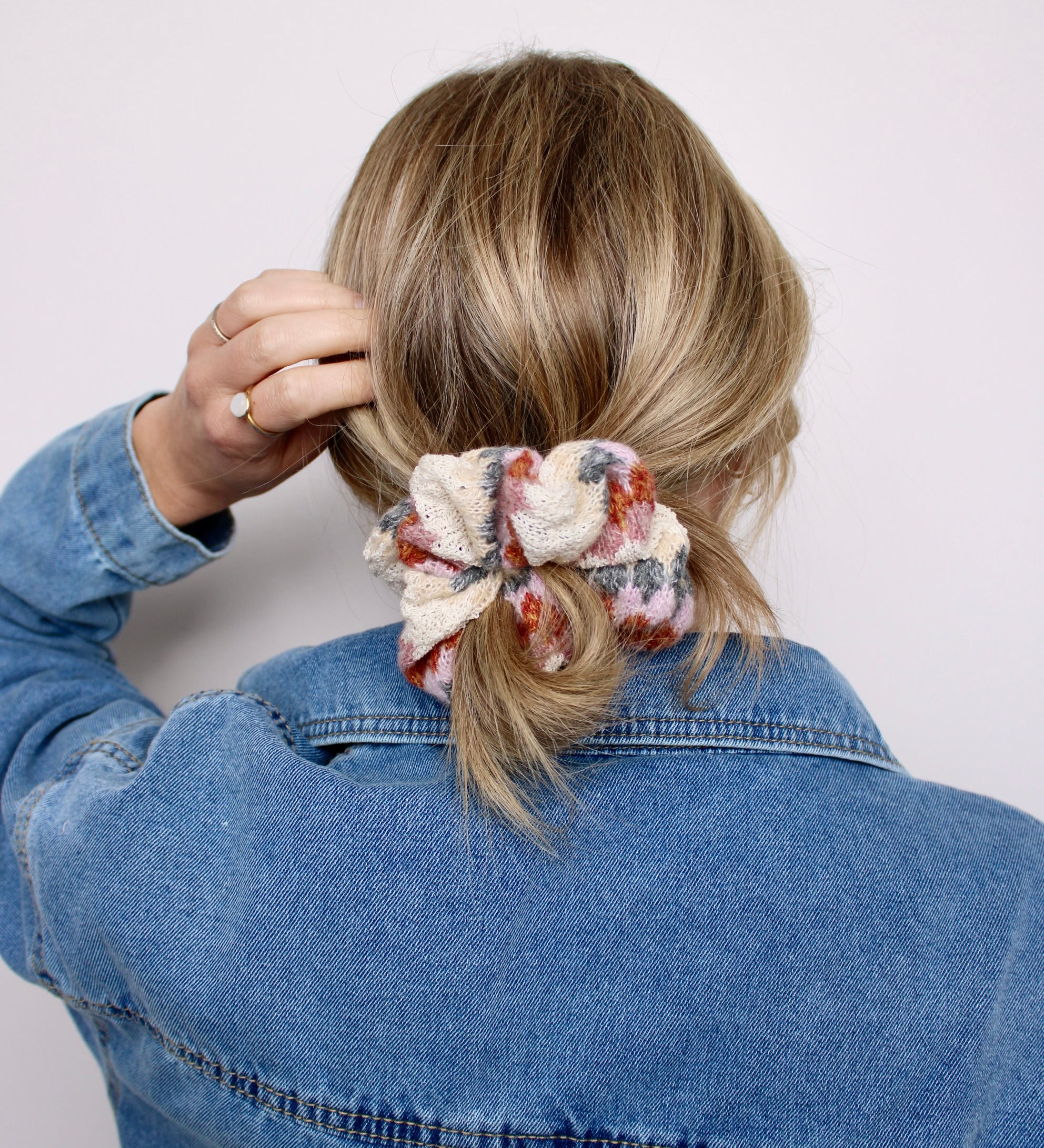 Pastel Knit Scrunchie - ElleaShop